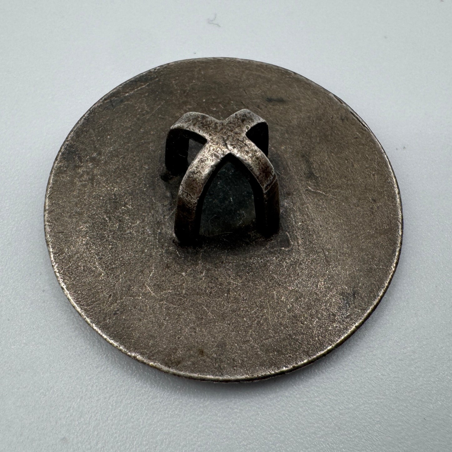 Rare Bouton ancien Vers 1900 «  Bibendum Michelin » - Métal Argenté