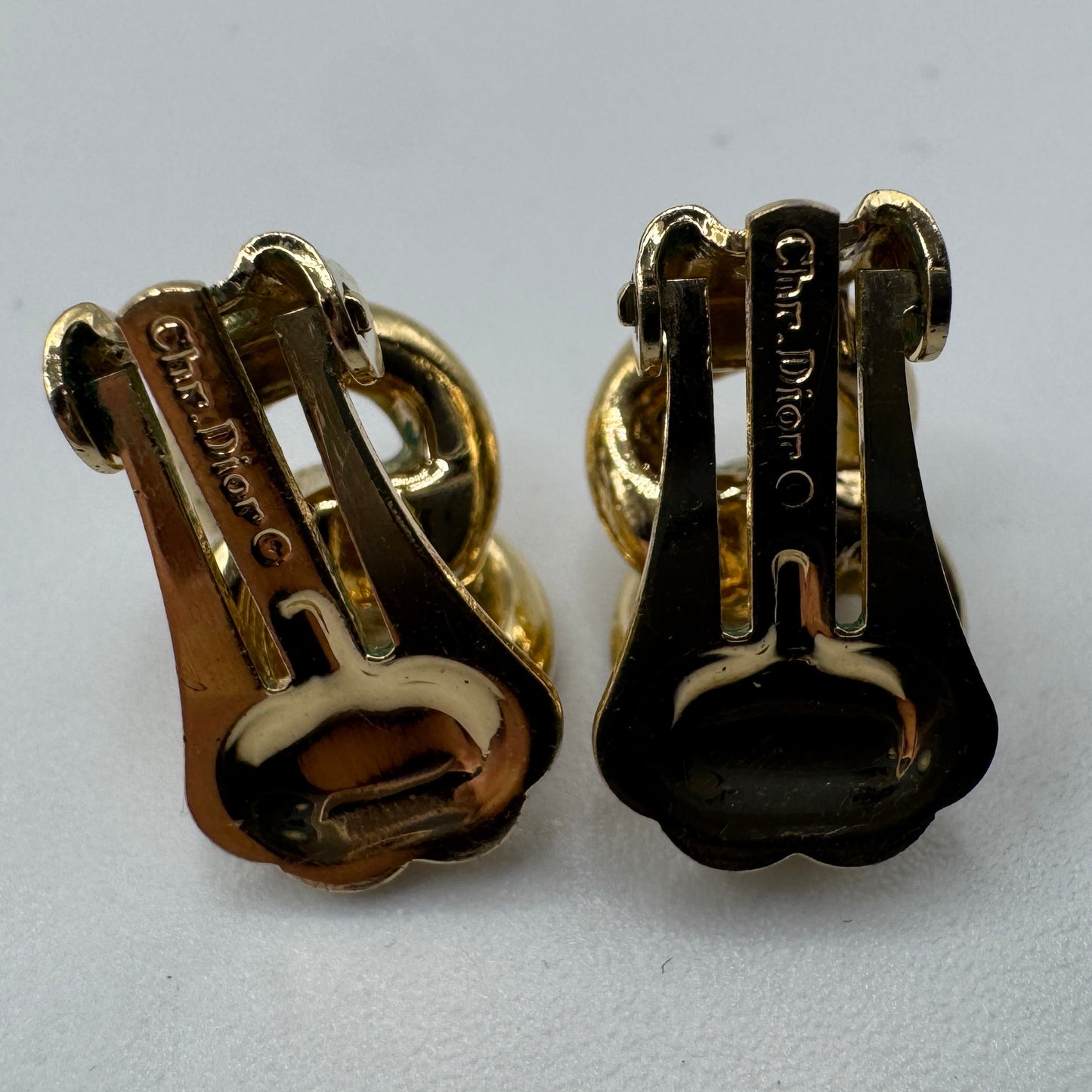 Clips créateur CHRISTIAN DIOR - métal doré