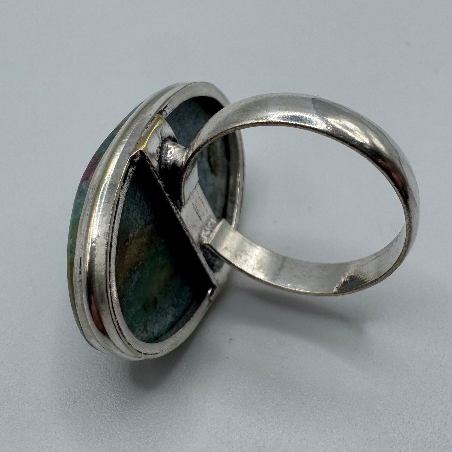 Grosse Bague en argent et pierre naturelle