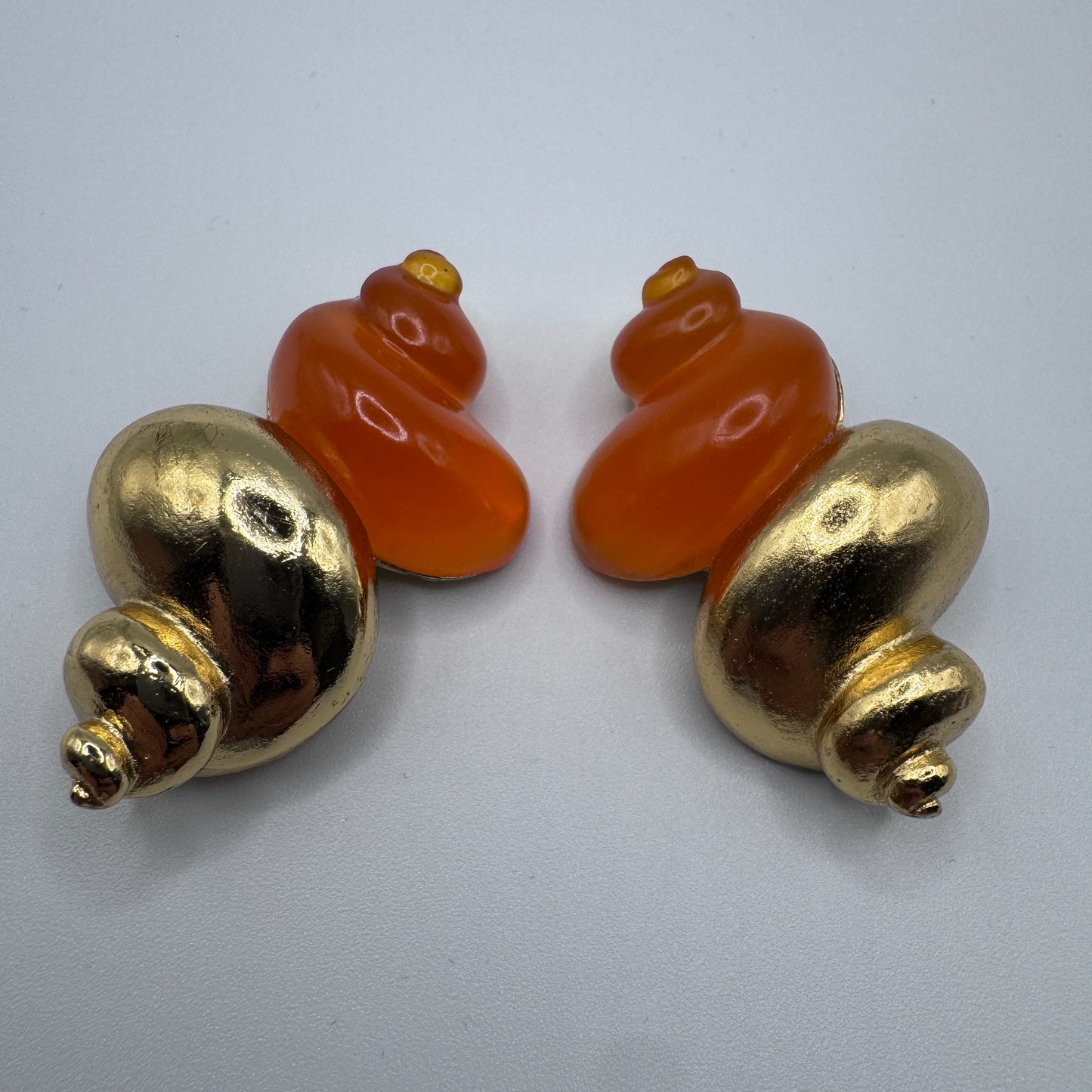 Grands Clips « coquillage »créateur CHRISTIAN DIOR - métal doré