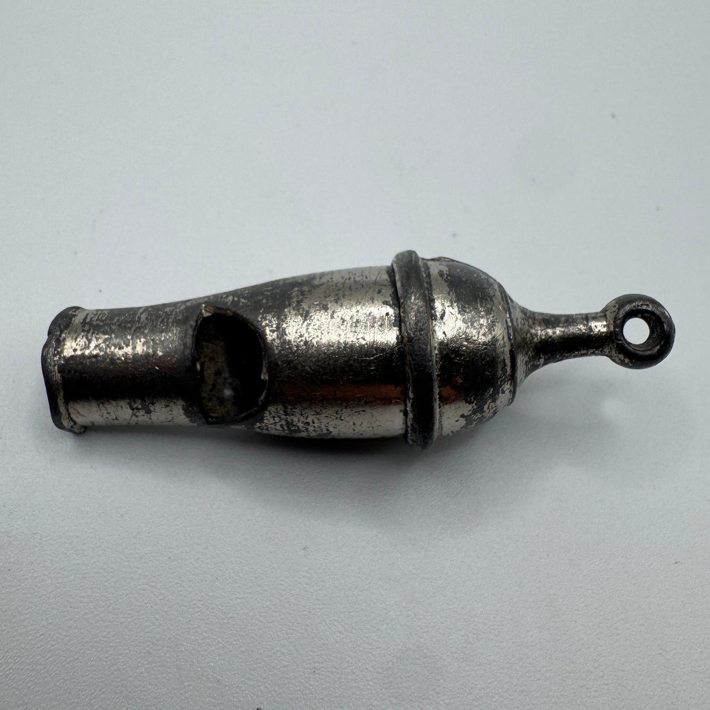 Sifflet Ancien en étain