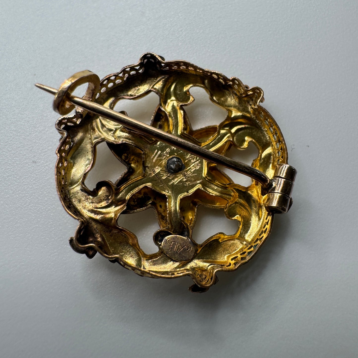 Broche ancienne en plaqué or - vers 1900