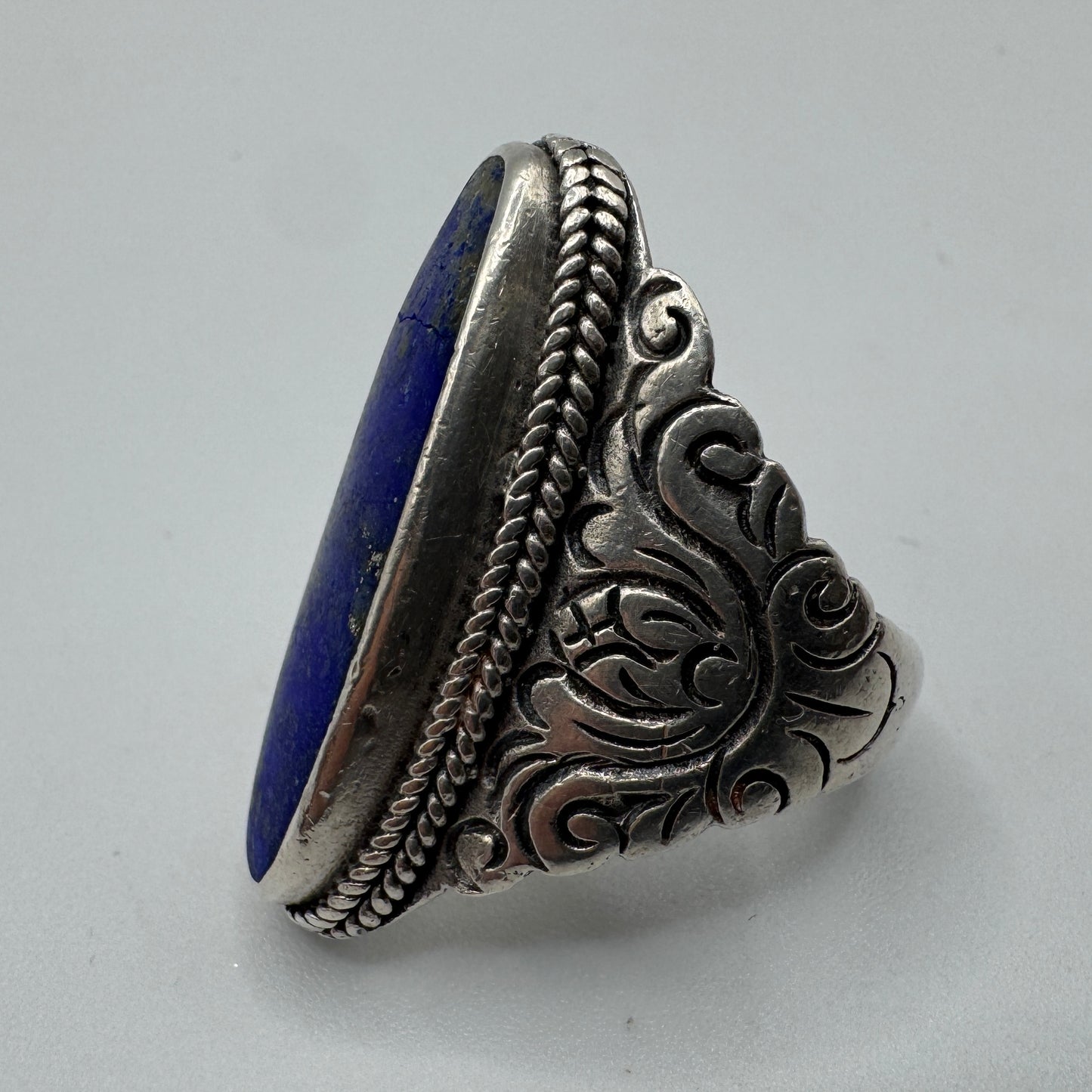 Grosse Bague en argent et lapis-lazuli