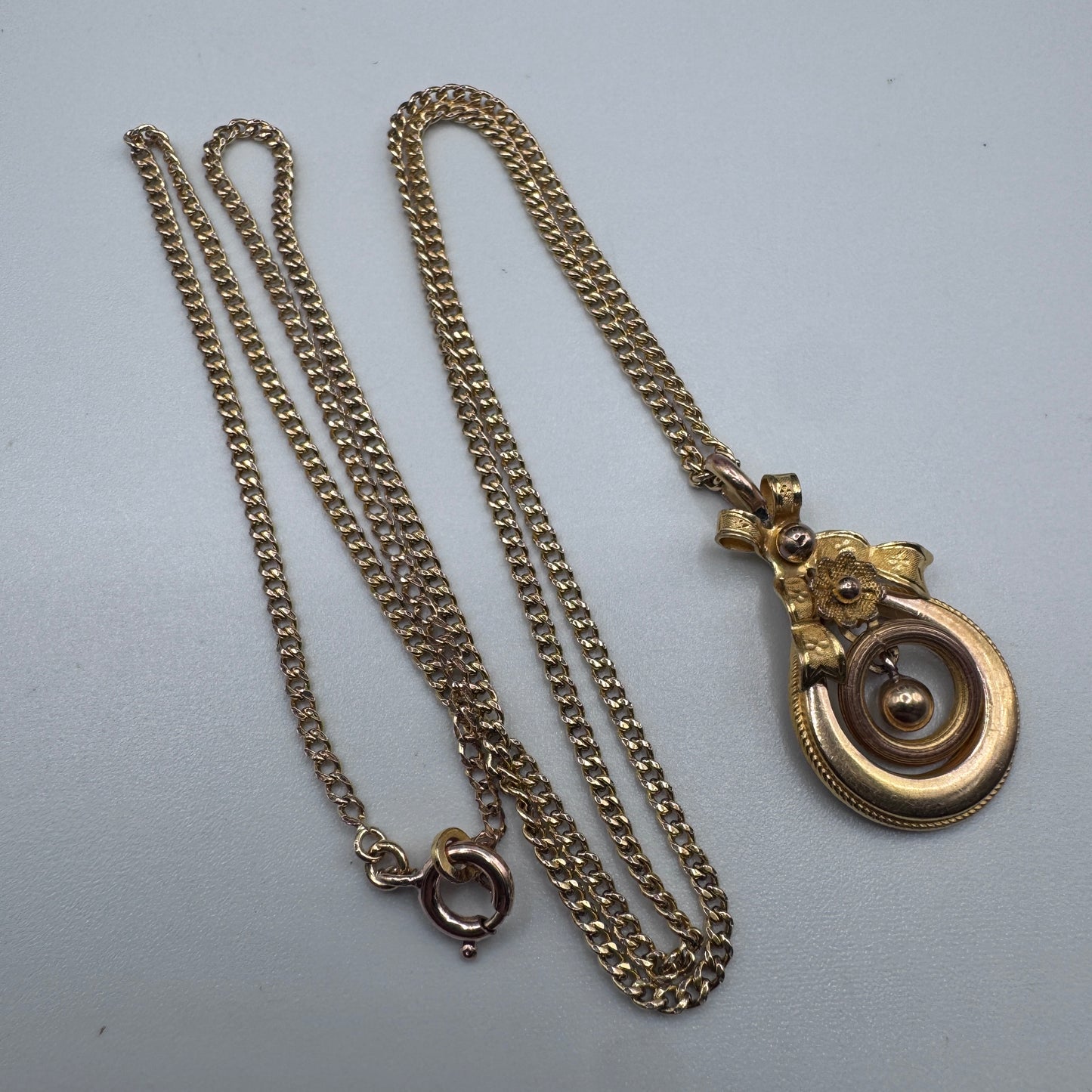 Pendentif avec chaîne ancien Art Deco - plaque or