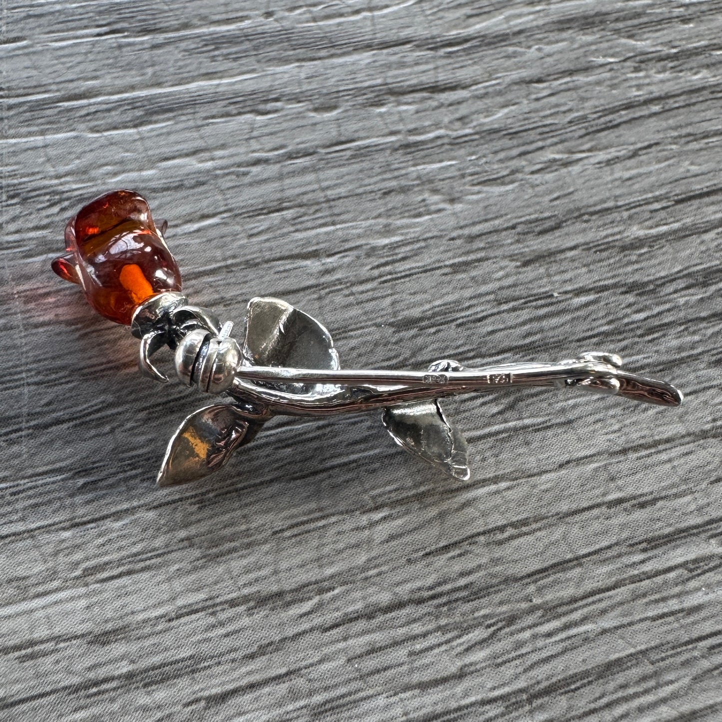Broche « rose » - argent et ambre
