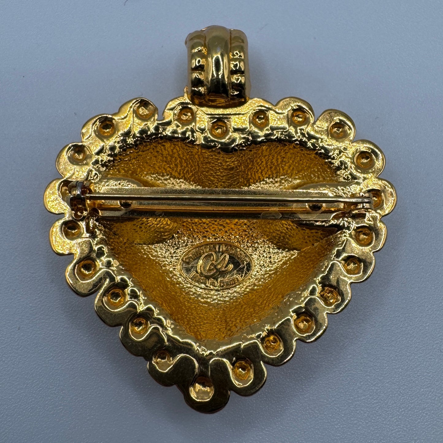 Pendentif broche CHRISTIAN LACROIX « cœur » - métal doré