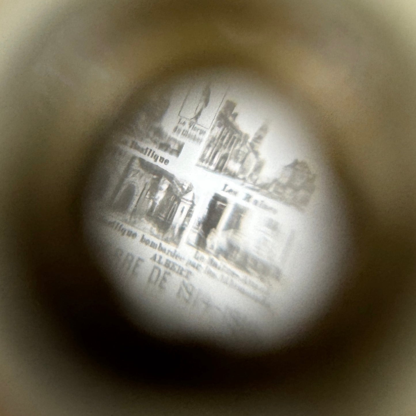 Chapelet ancien avec vue « souvenir de la guerre 1914-1918 » - os