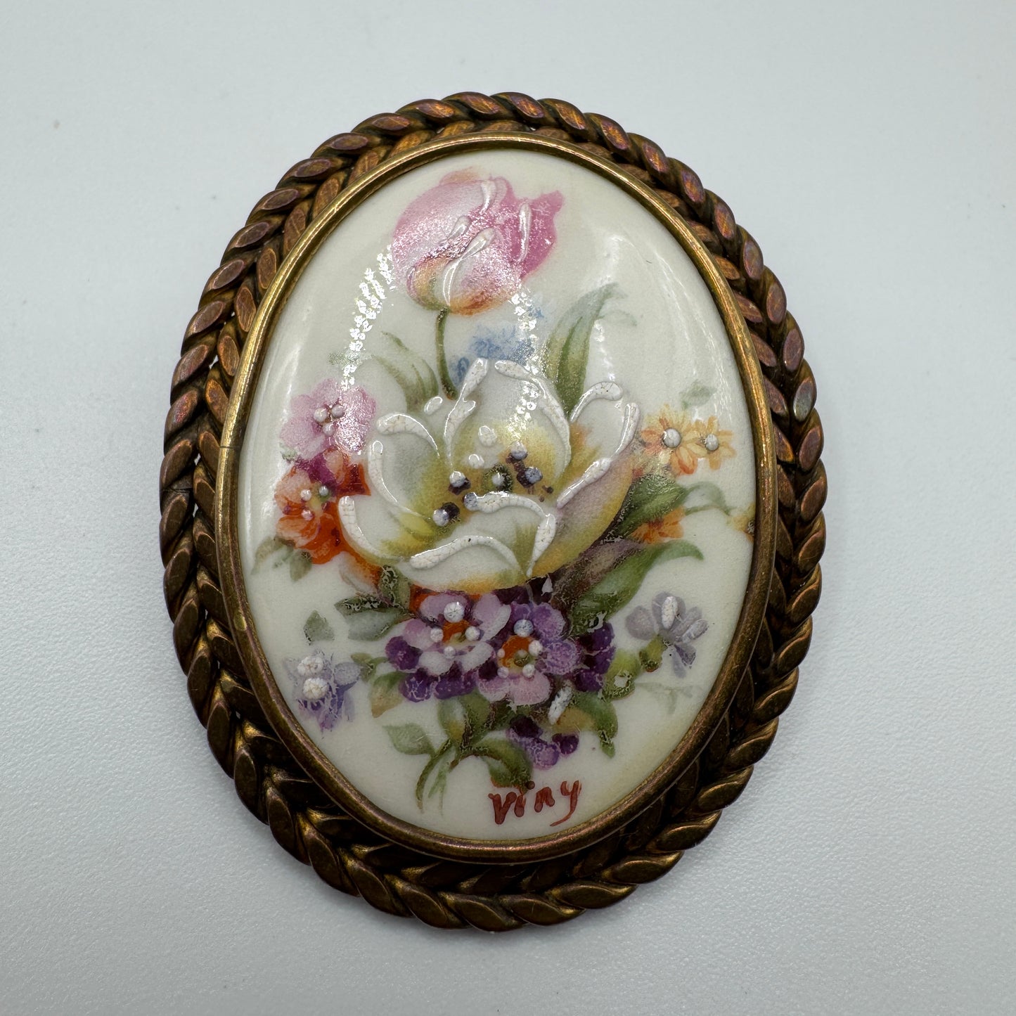 Broche ancienne porcelaine de Limoges « bouquet de fleurs »
