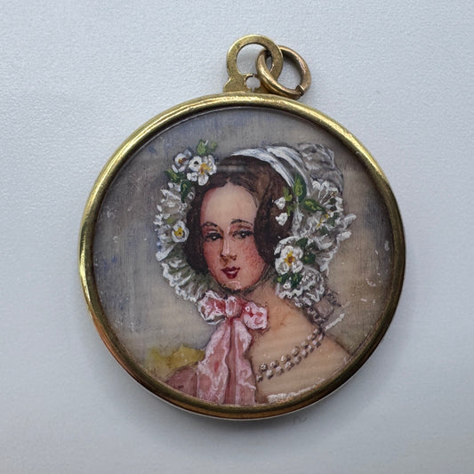 Pendentif ancien porte bonheur « portrait miniature sous verre »