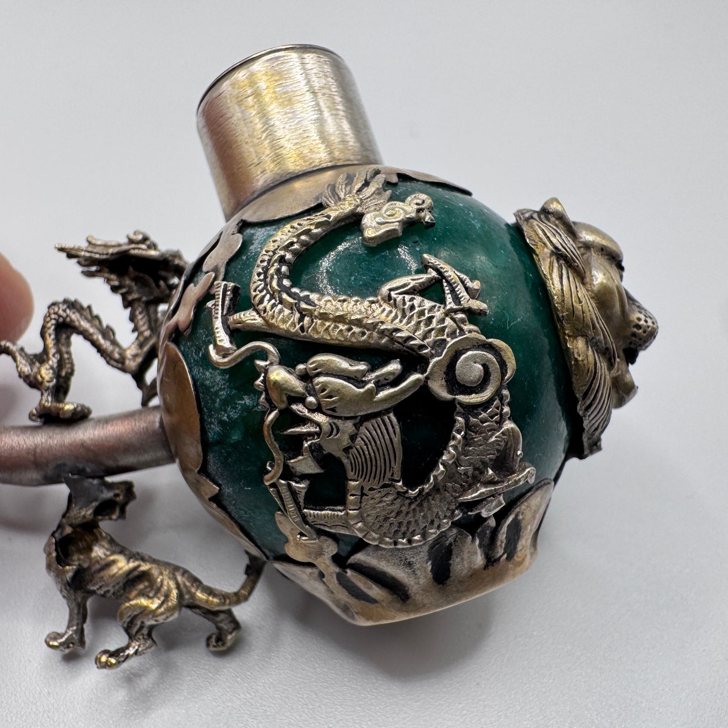 Rare pipe à opium Chinoise - motif au dragon, tête de lion, tigre et grenouille