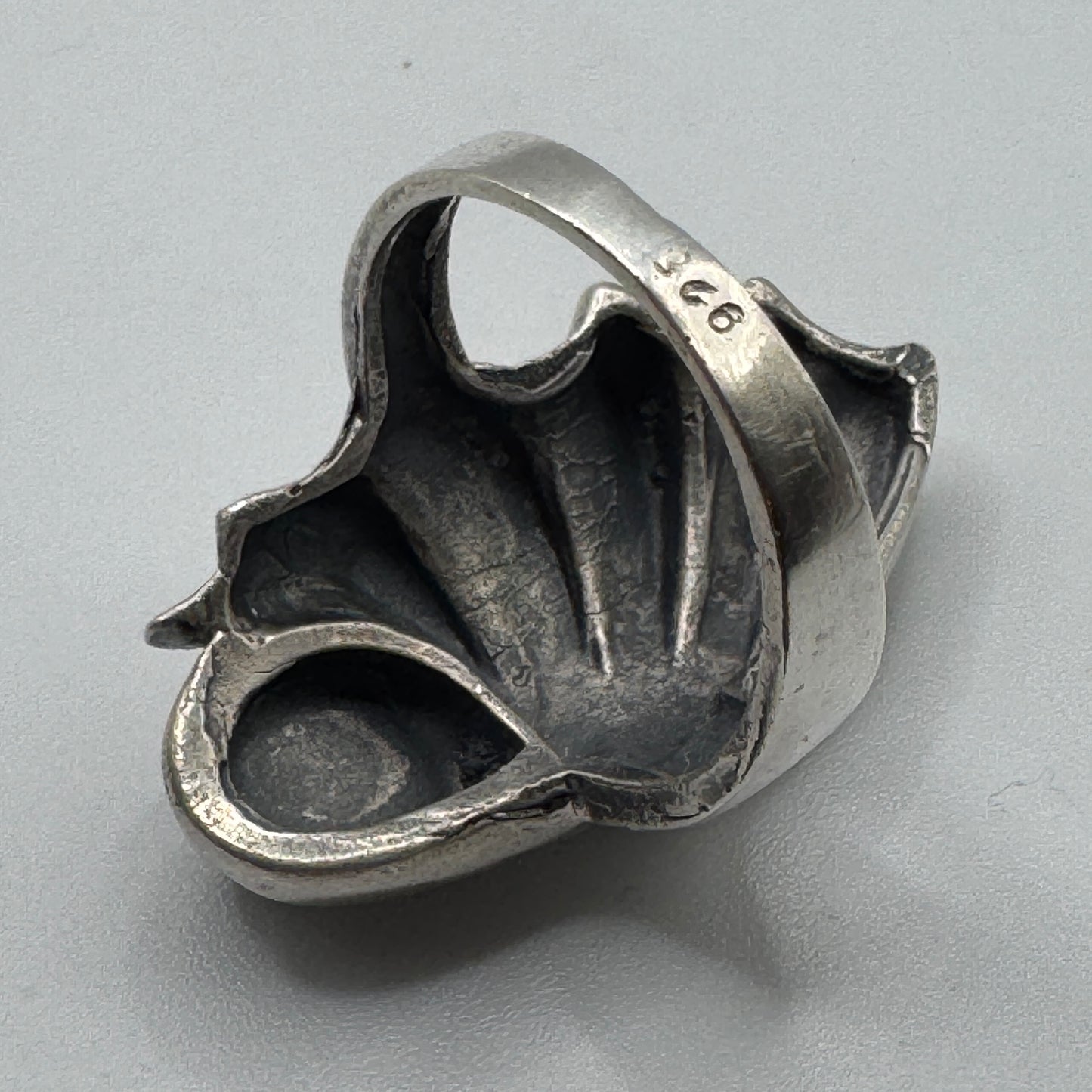 Grosse Bague en argent et pierre