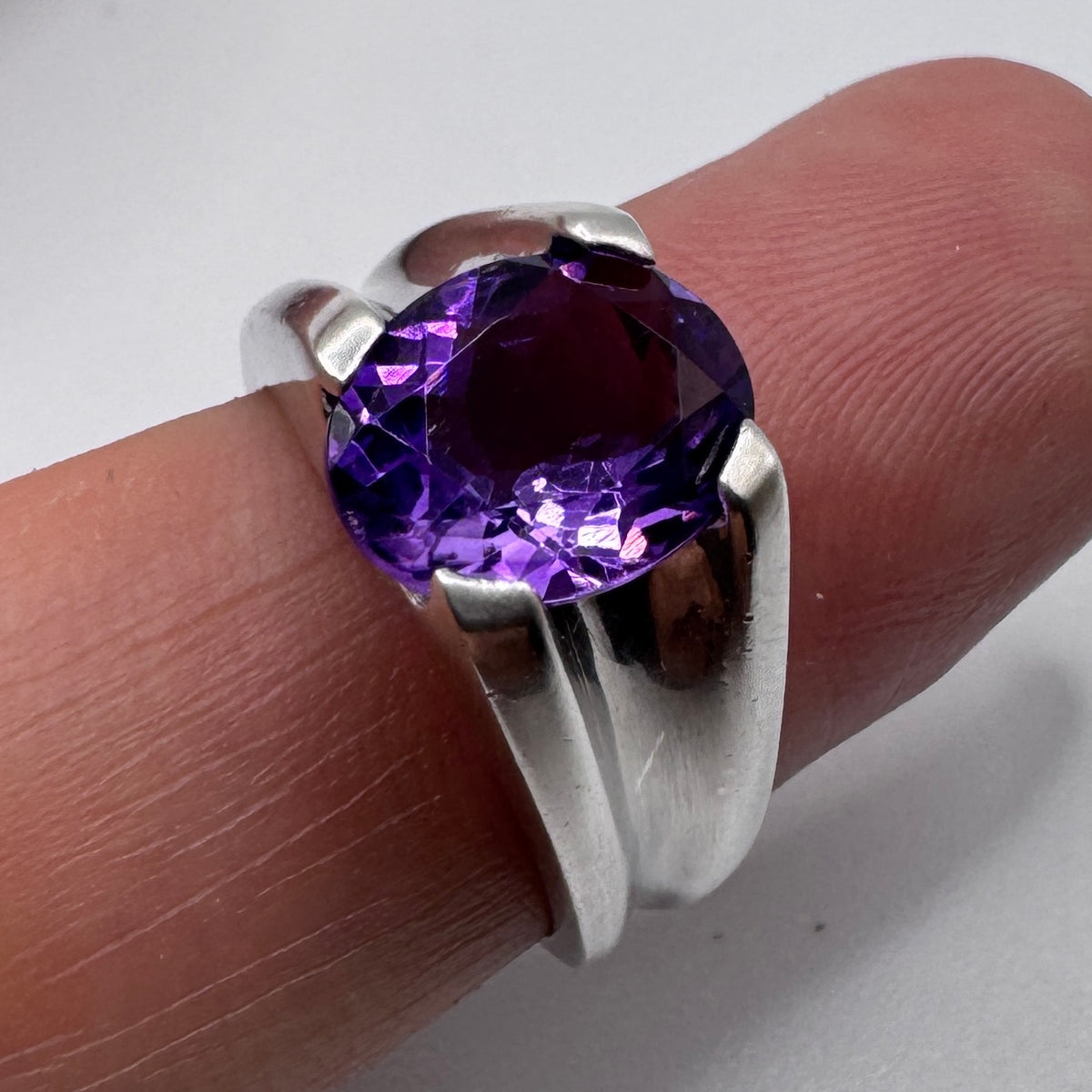 Bague en argent et améthyste