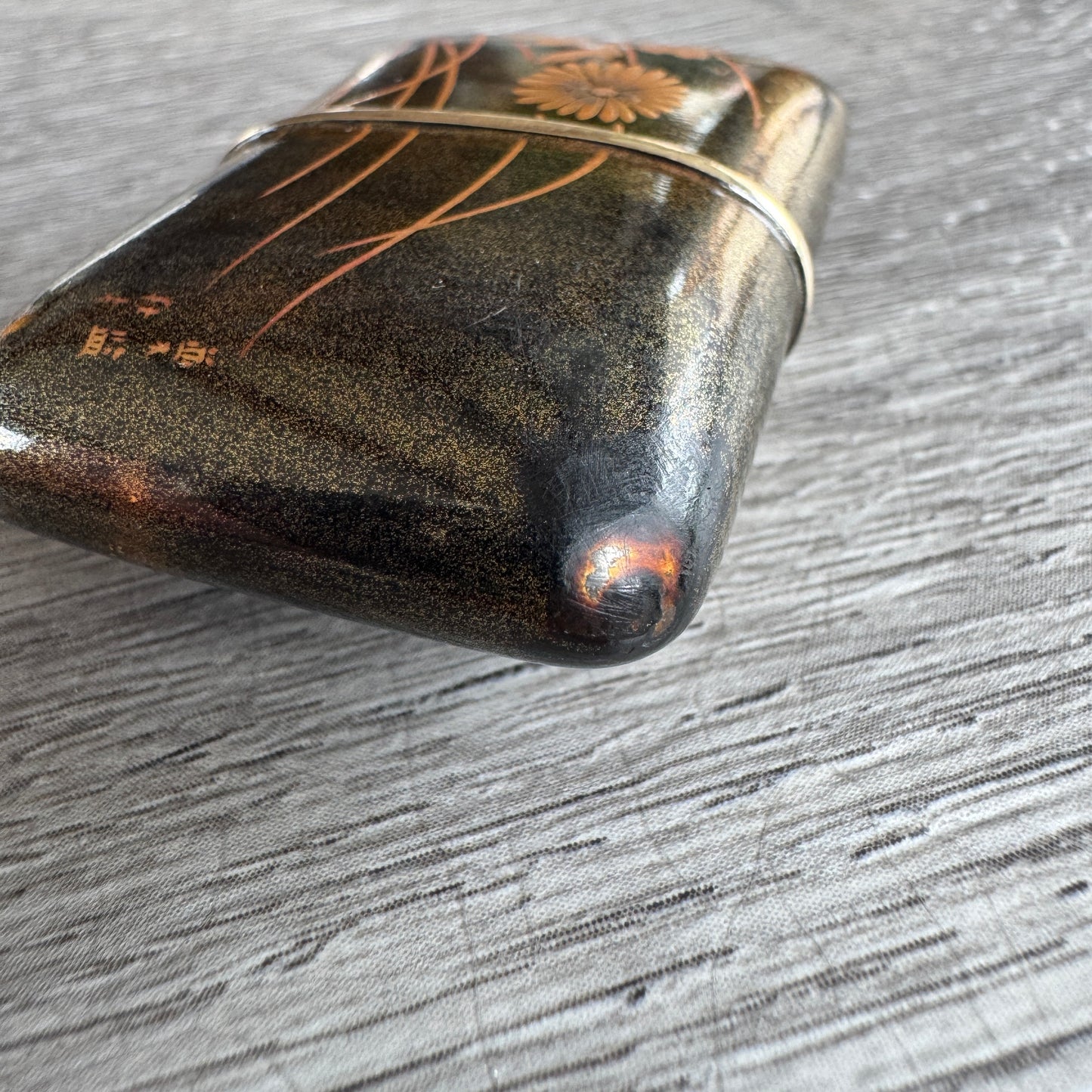 exceptionnelle montre ERMETO MOVADO pour DUNHILL - NAMIKI laque Maki-e décor aux Chrysanthème - vers 1920