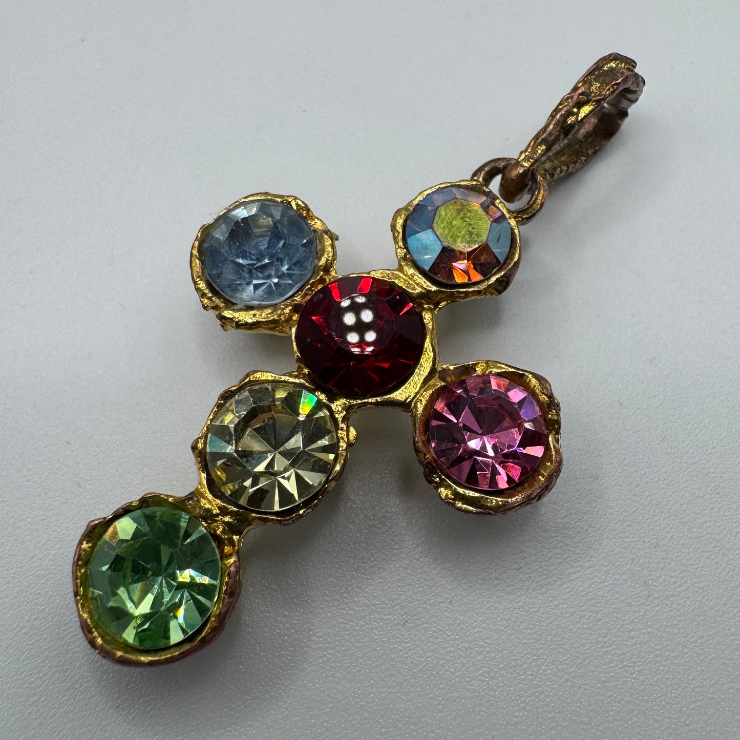 Pendentif CHRISTIAN LACROIX « croix » - métal doré