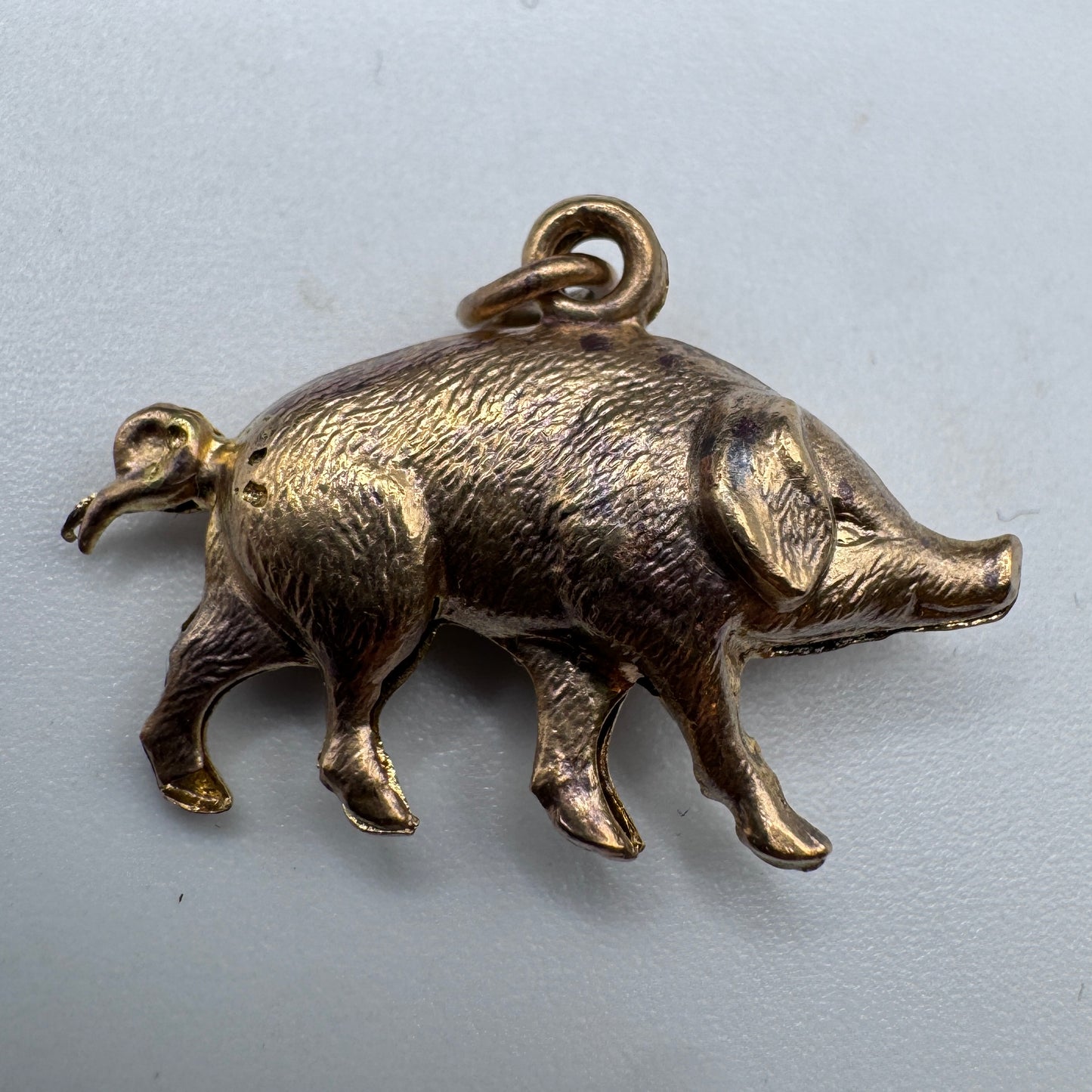 Pendentif ancien en plaqué or - « cochon »