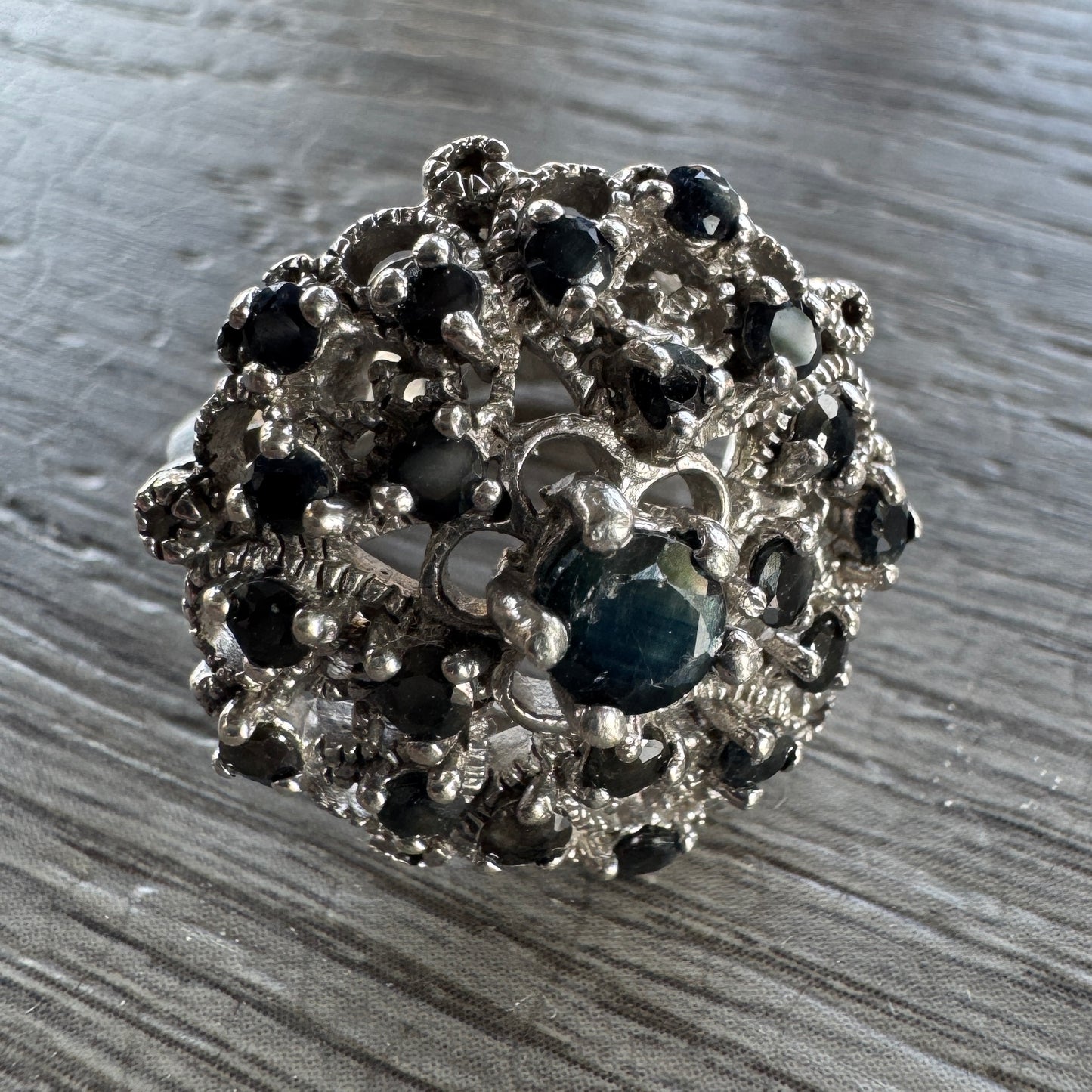 Grosse Bague en argent et pierres