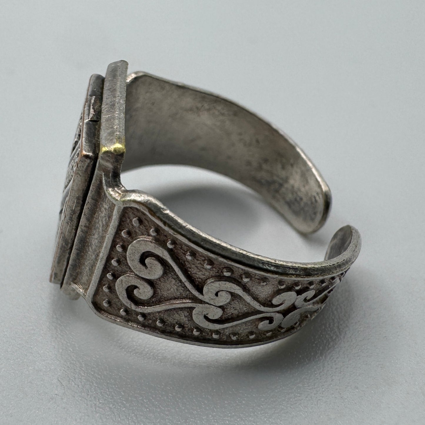 Bague ancienne « Notre Dame de la Trinité BLOIS » - métal argenté