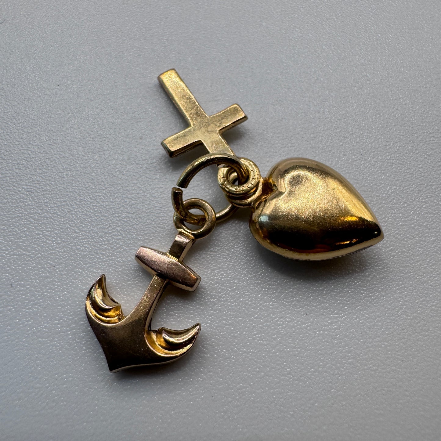 Médaille religieuse « cœur, croix,ancre » - plaqué or MURAT