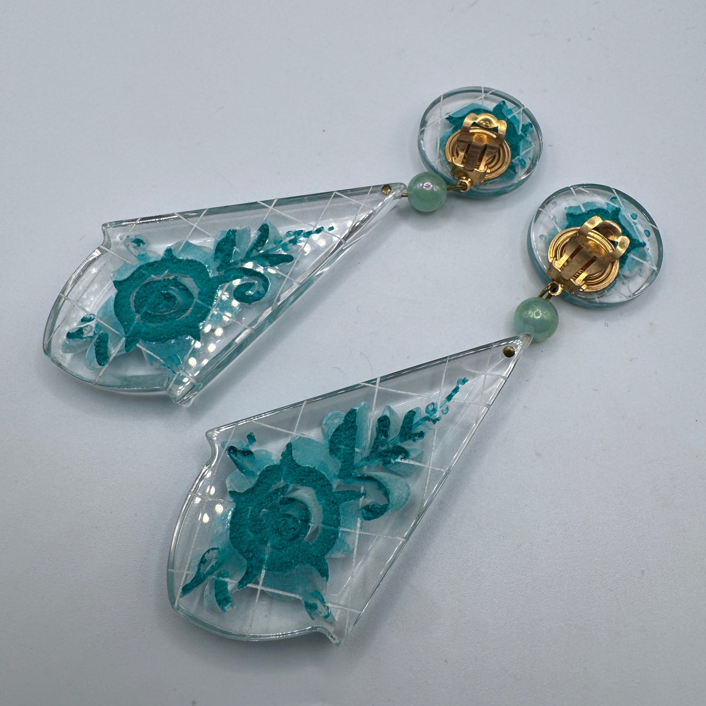 Jolis grands Clips vintage en lucite