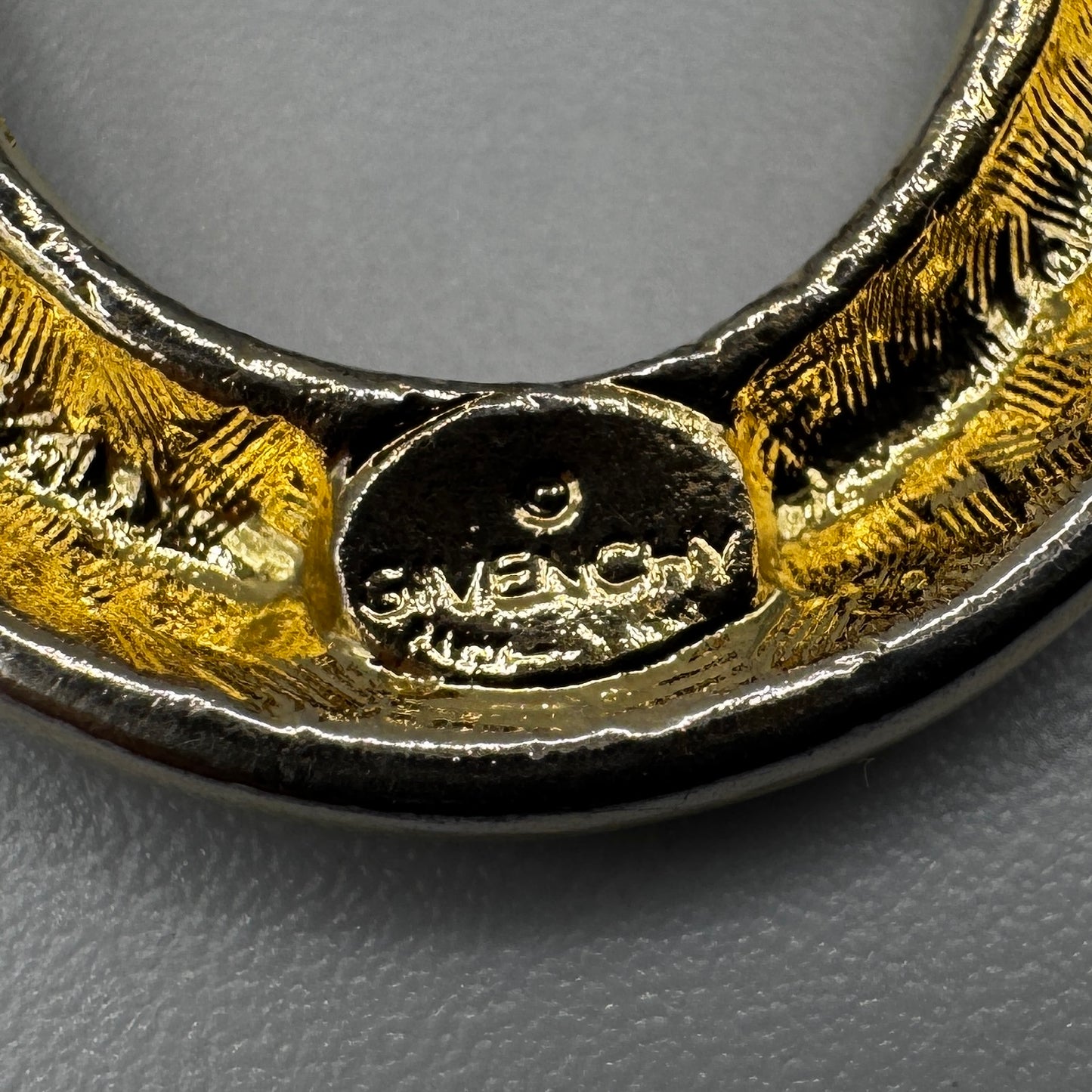 CLIPS D'OREILLES GIVENCHY vintage