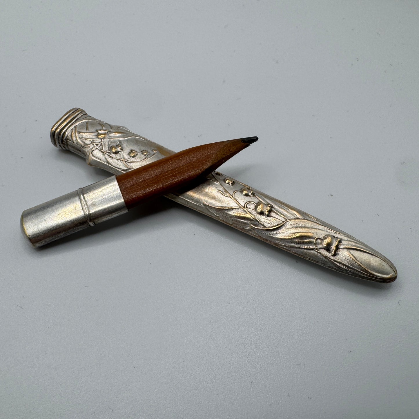 Porte crayon ancien Art Nouveau - décor muguet