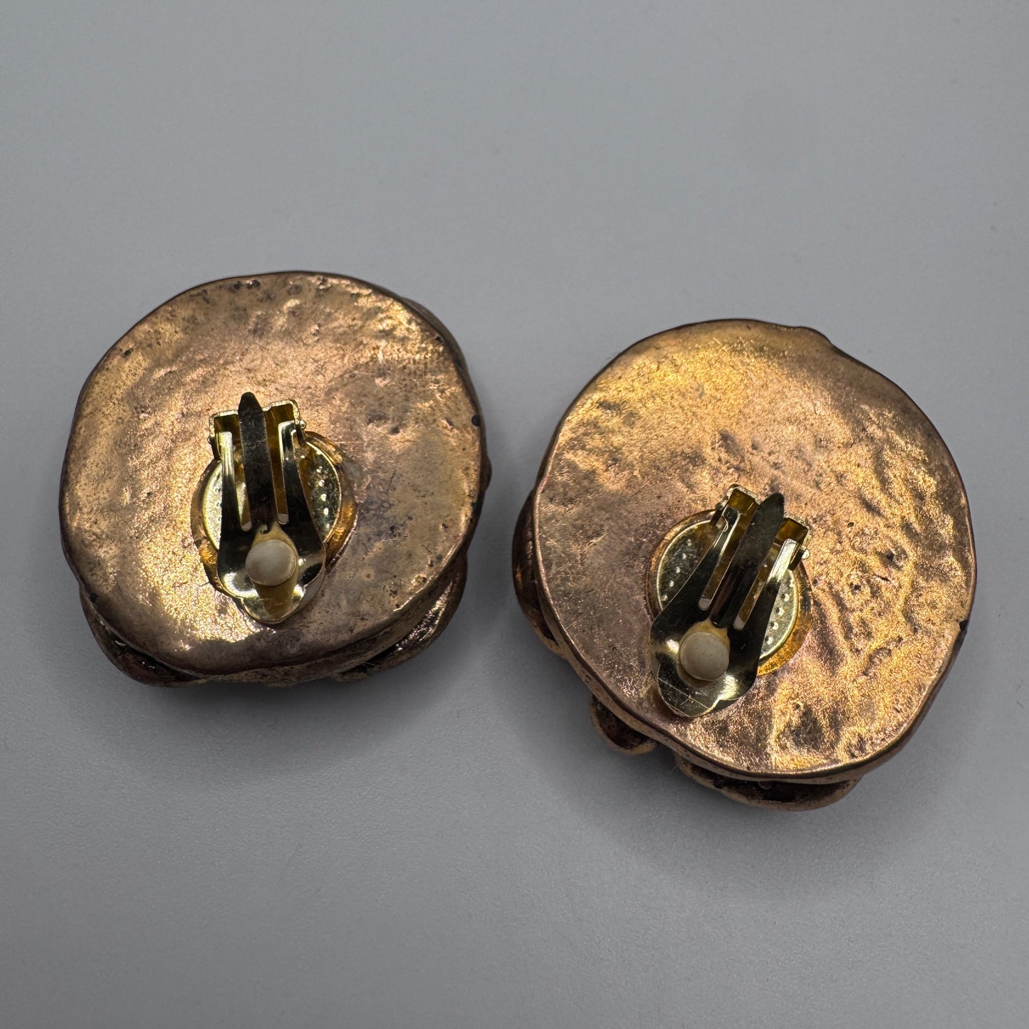 Jolis grands Clips vintage - plastique métallisé bronze