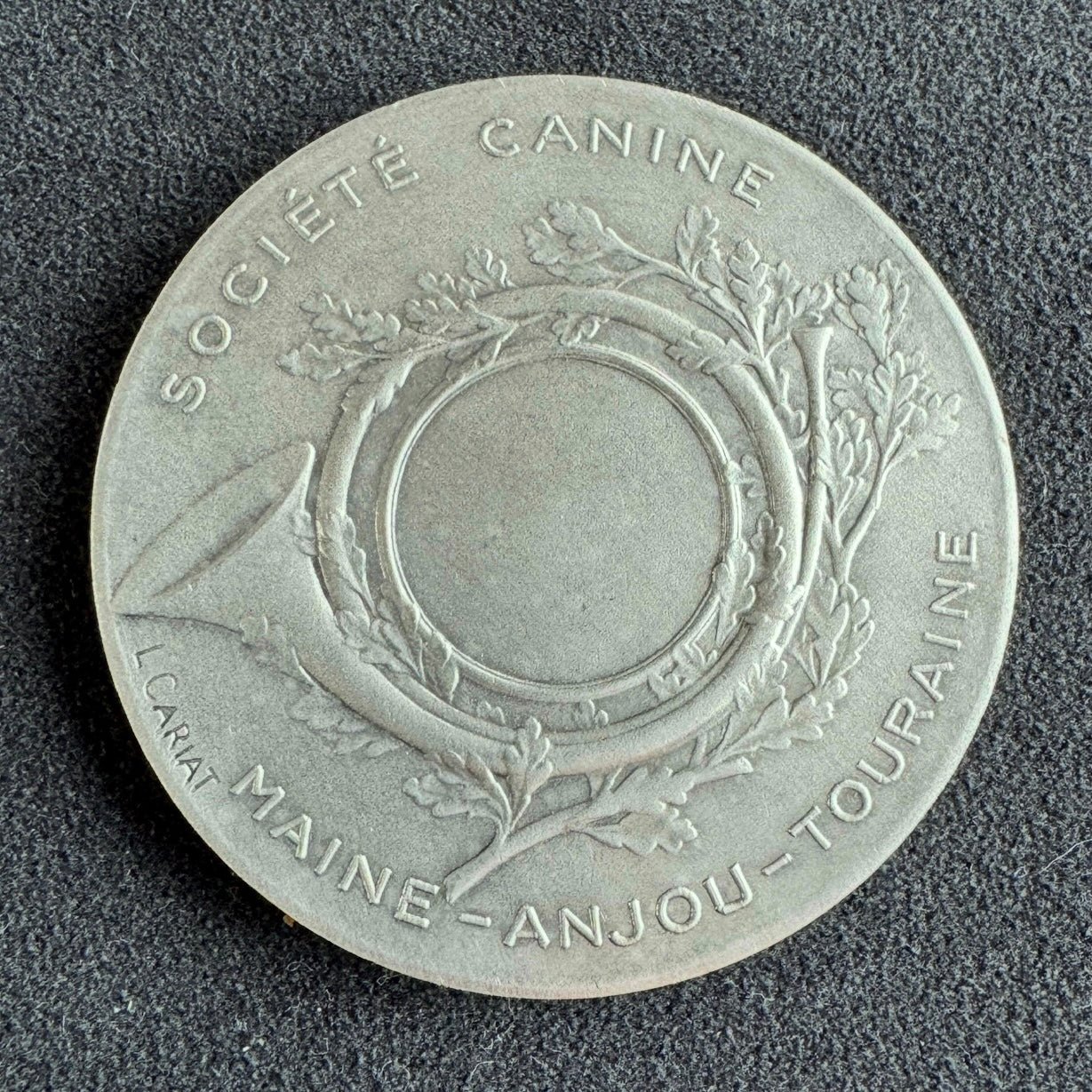 Medaille ancienne en bronze « société canine d’Anjou - Saint Hubert » - par Cariat