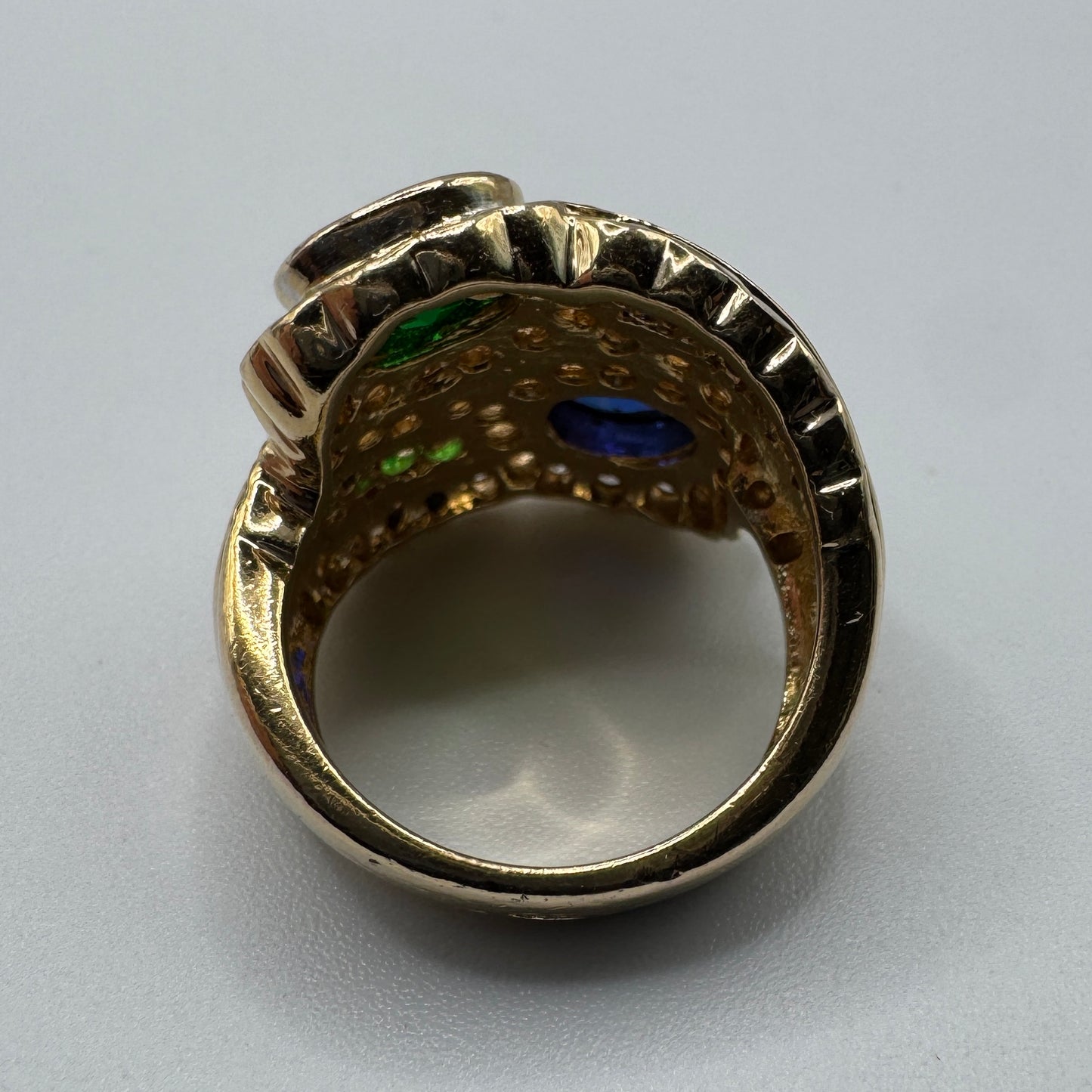 Grosse Bague en plaqué or et verroterie