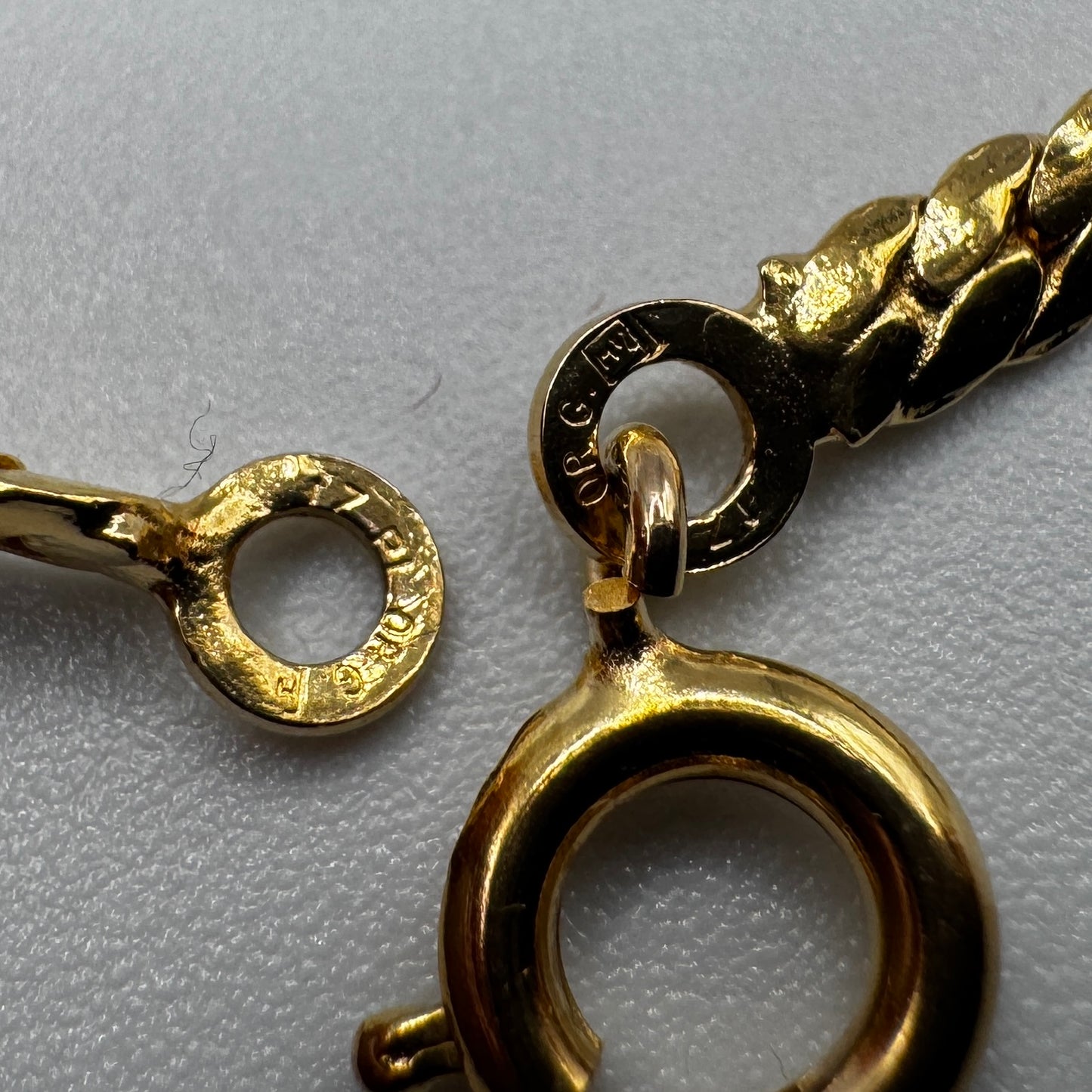 Collier vintage en plaqué or et verroterie