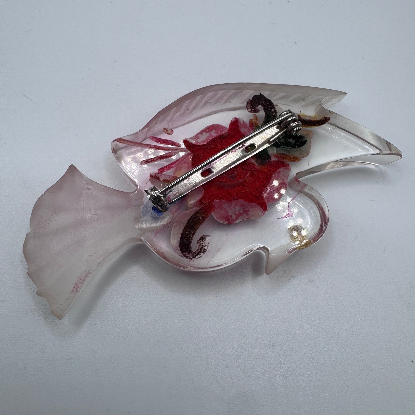 Broche vintage « colombe » - lucite