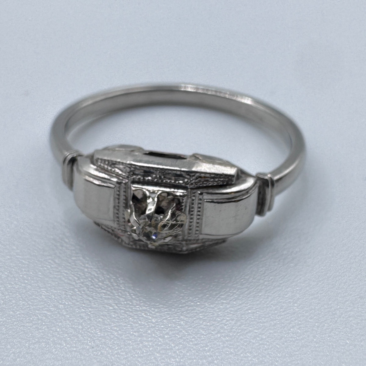 bague ancienne Art Deco en plaqué or blanc ORIA
