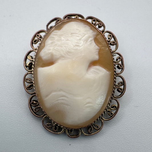 Broche ancienne camée - monture cuivre doré