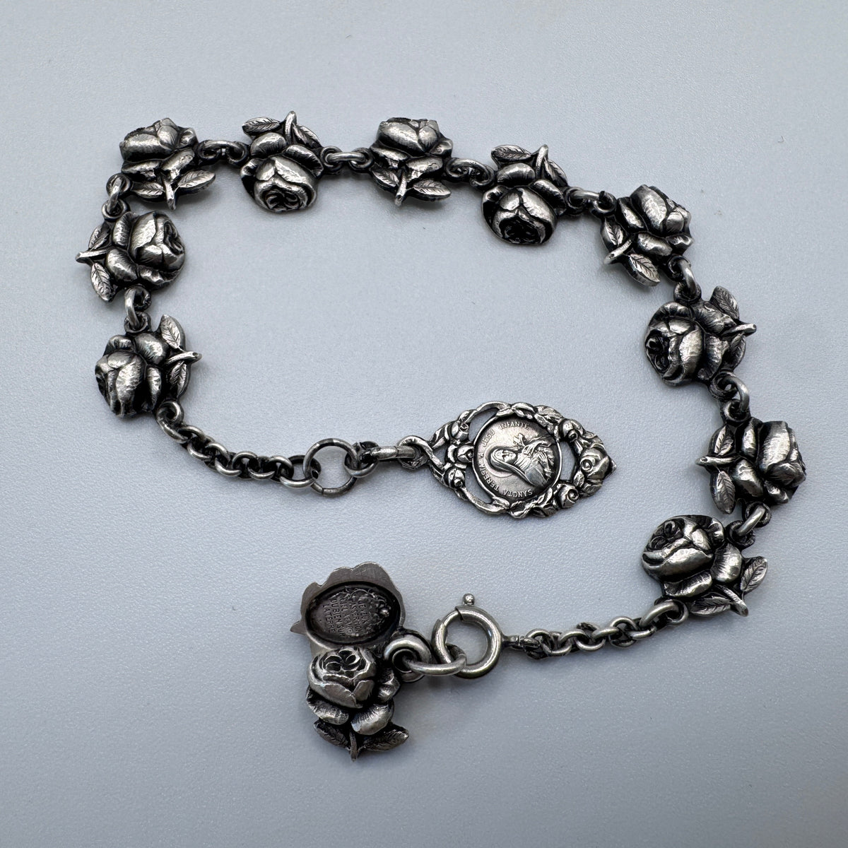 Superbe Dizainier ancien « roses de Sainte Thérèse » avec médaille reliquaire