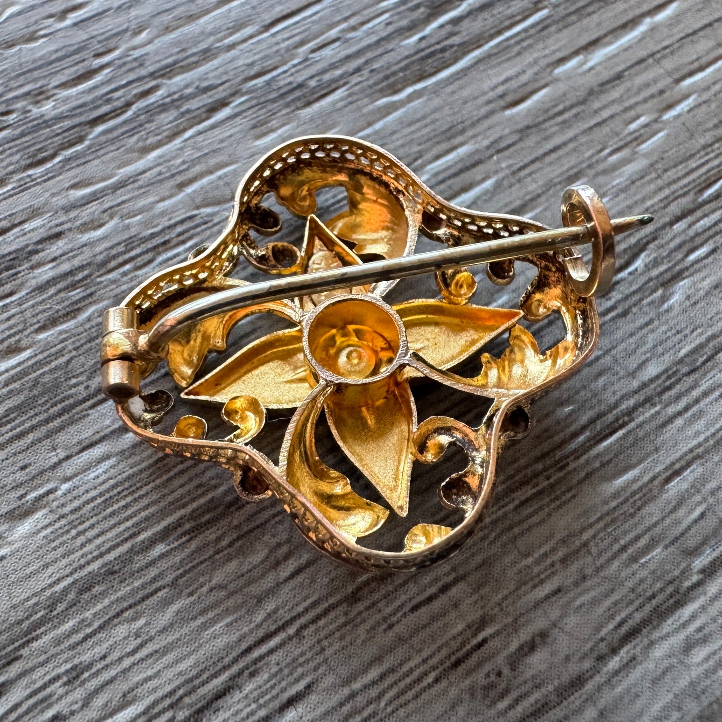 Broche ancienne en plaqué or - vers 1900