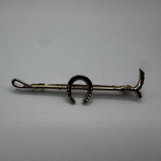 Broche vintage « cravache et fer à cheval » - métal doré