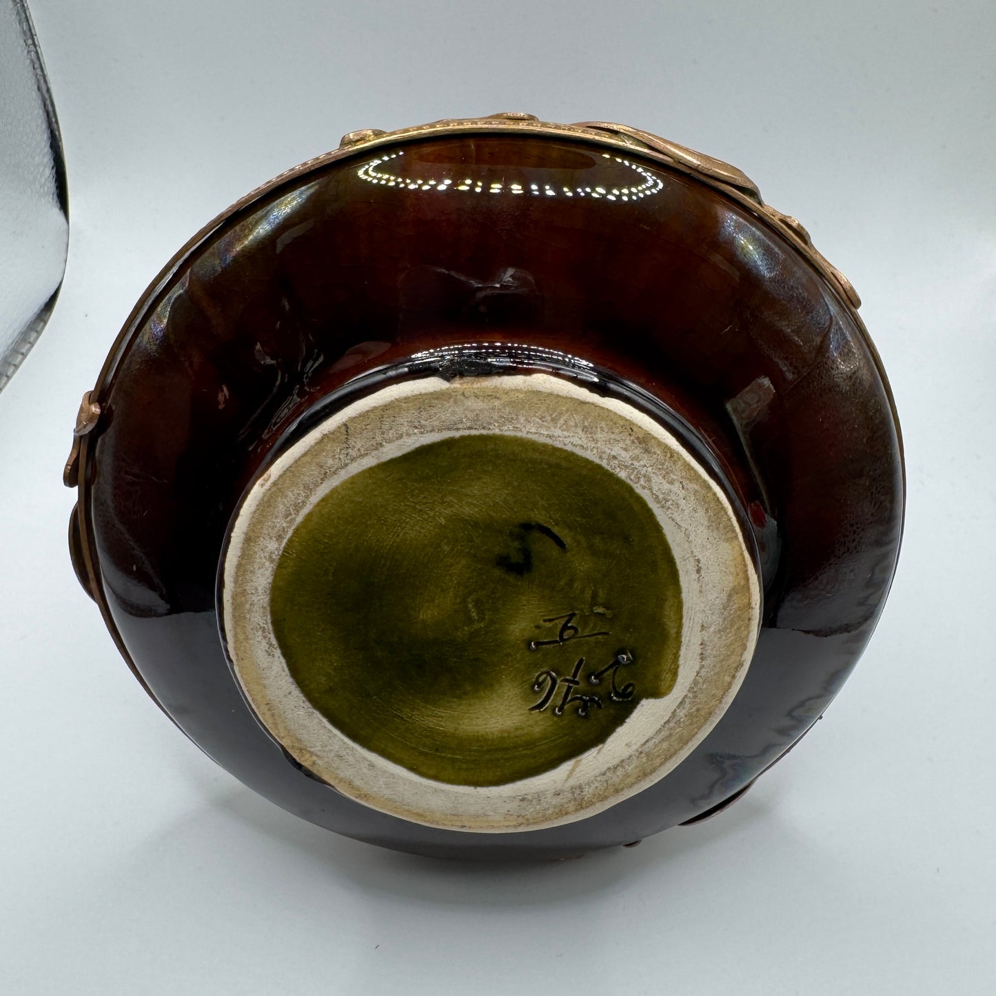 Joli soliflore Art Nouveau - céramique vernissée et bronze