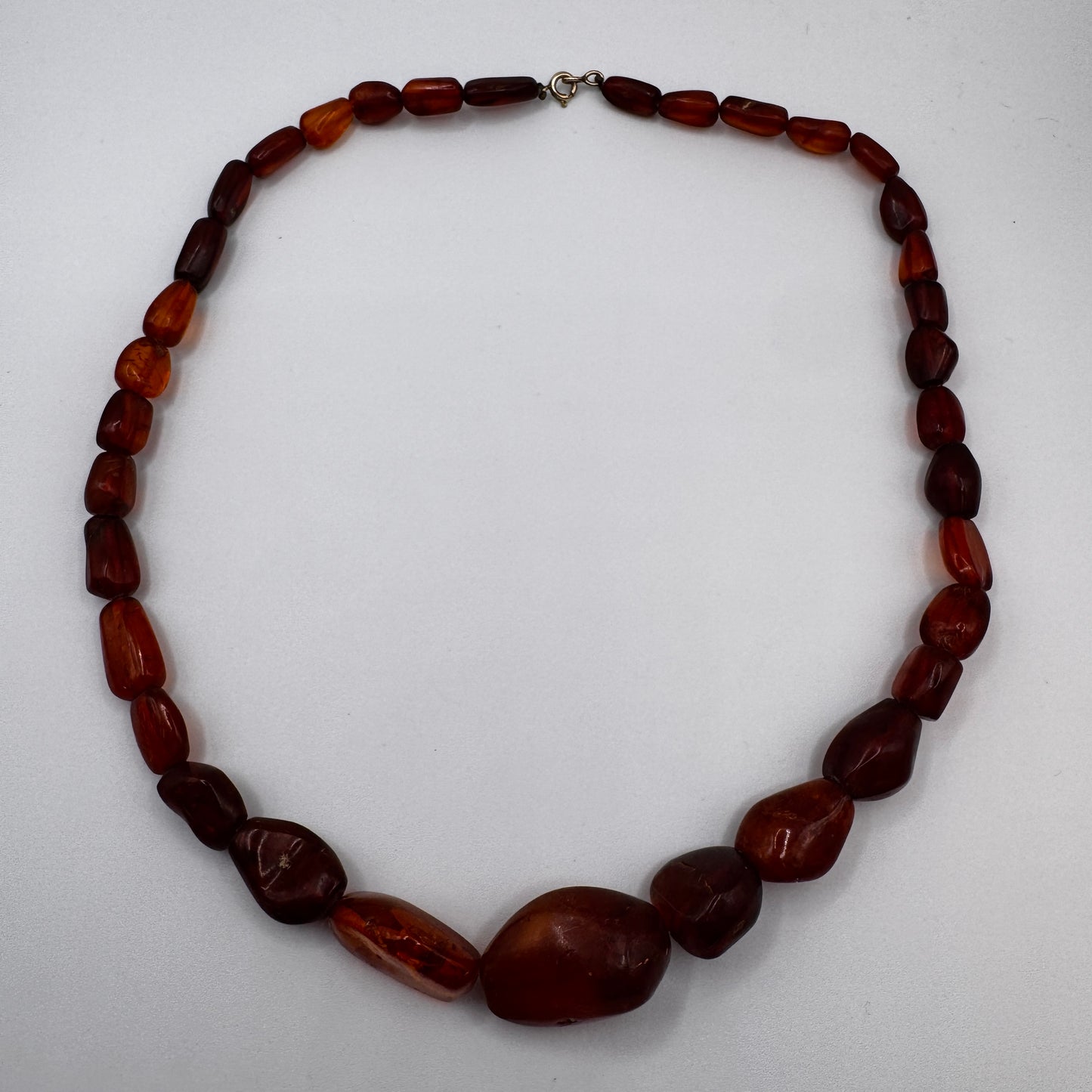 Joli Collier vintage en ambre véritable