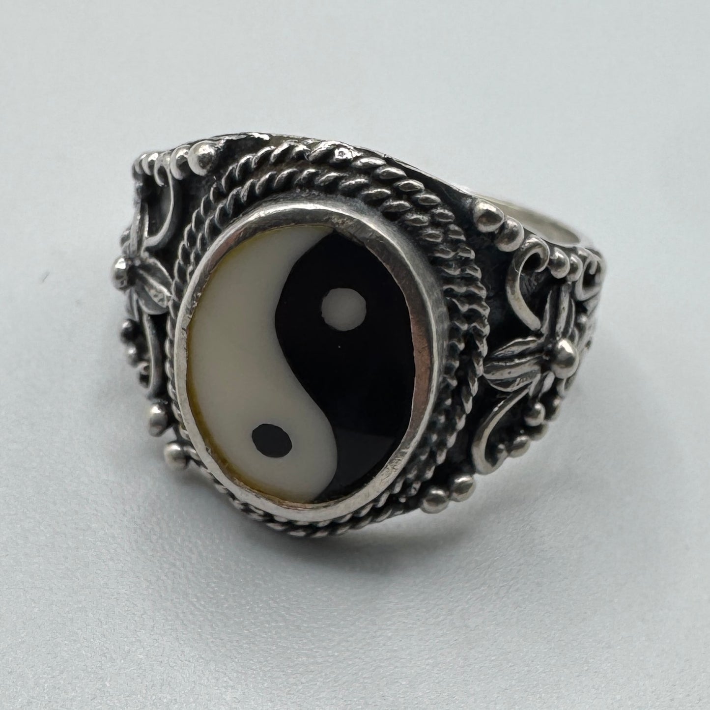 bague en argent « ying yang »