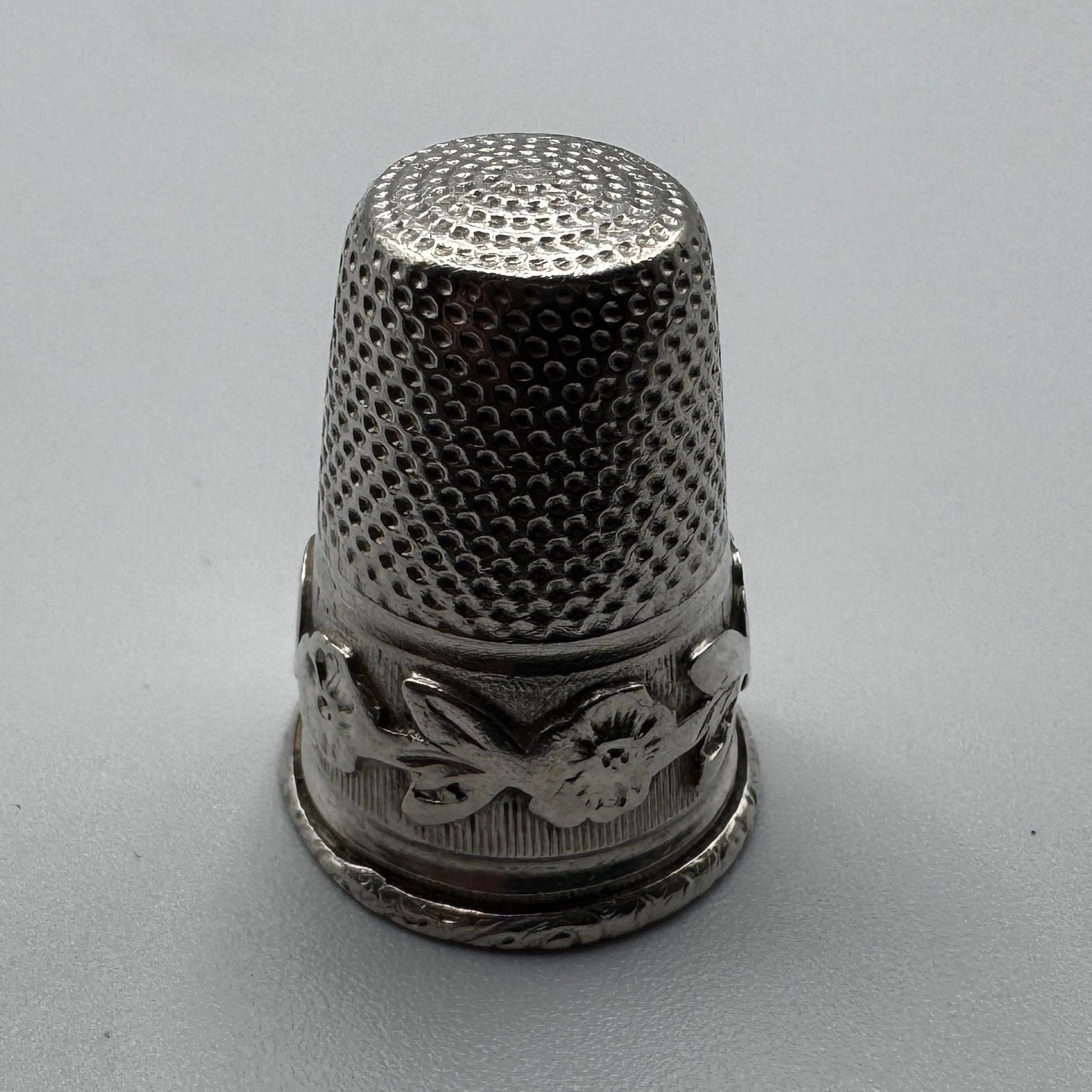 Dé à coudre Ancien en argent massif