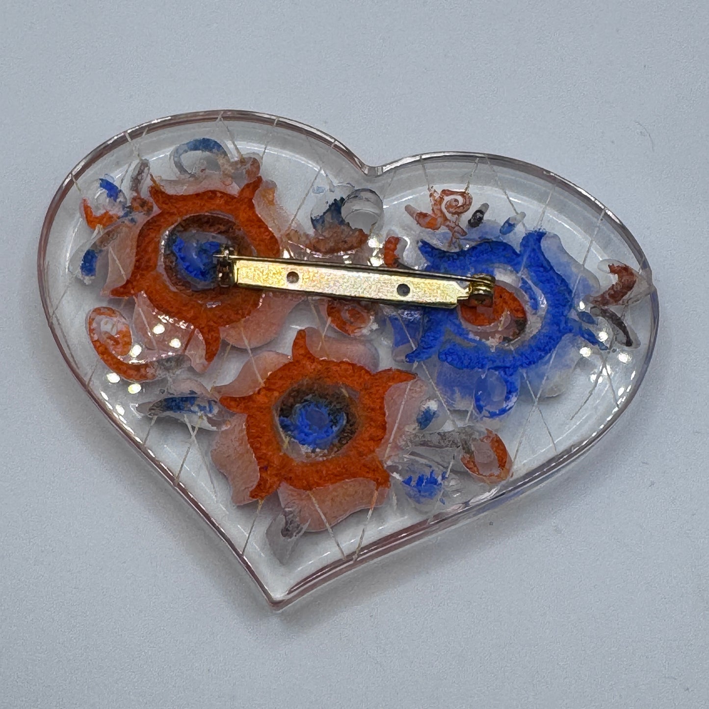 Grande Broche vintage « coeur » - lucite