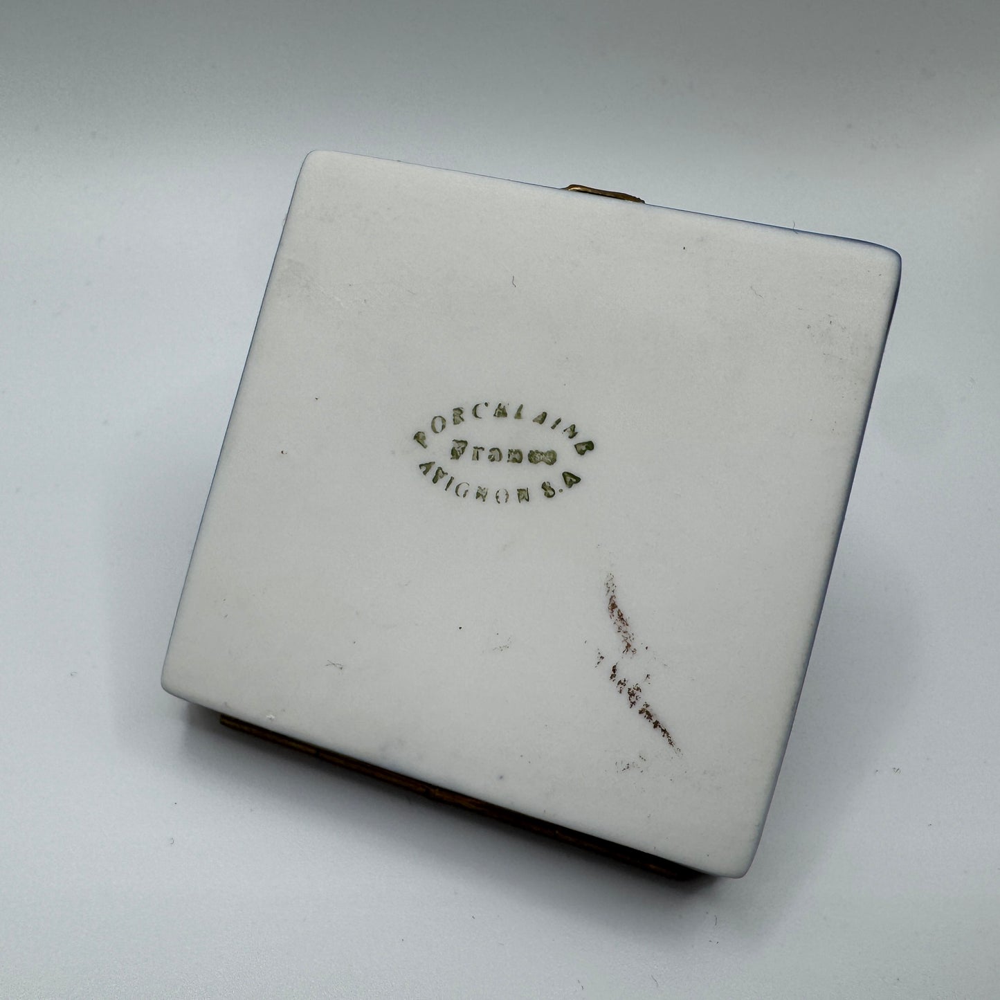 Boîte à Pilules en Porcelaine - forme pyramidale