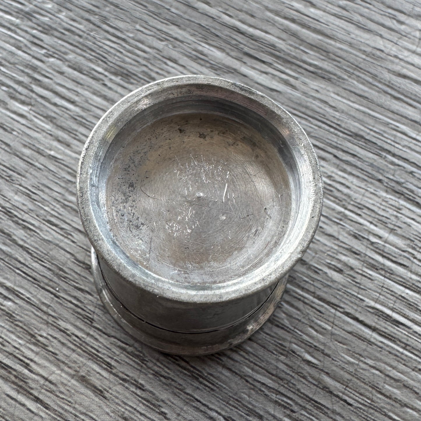 Rare boîte Ancienne GUERLAIN - « baume de la Ferté »