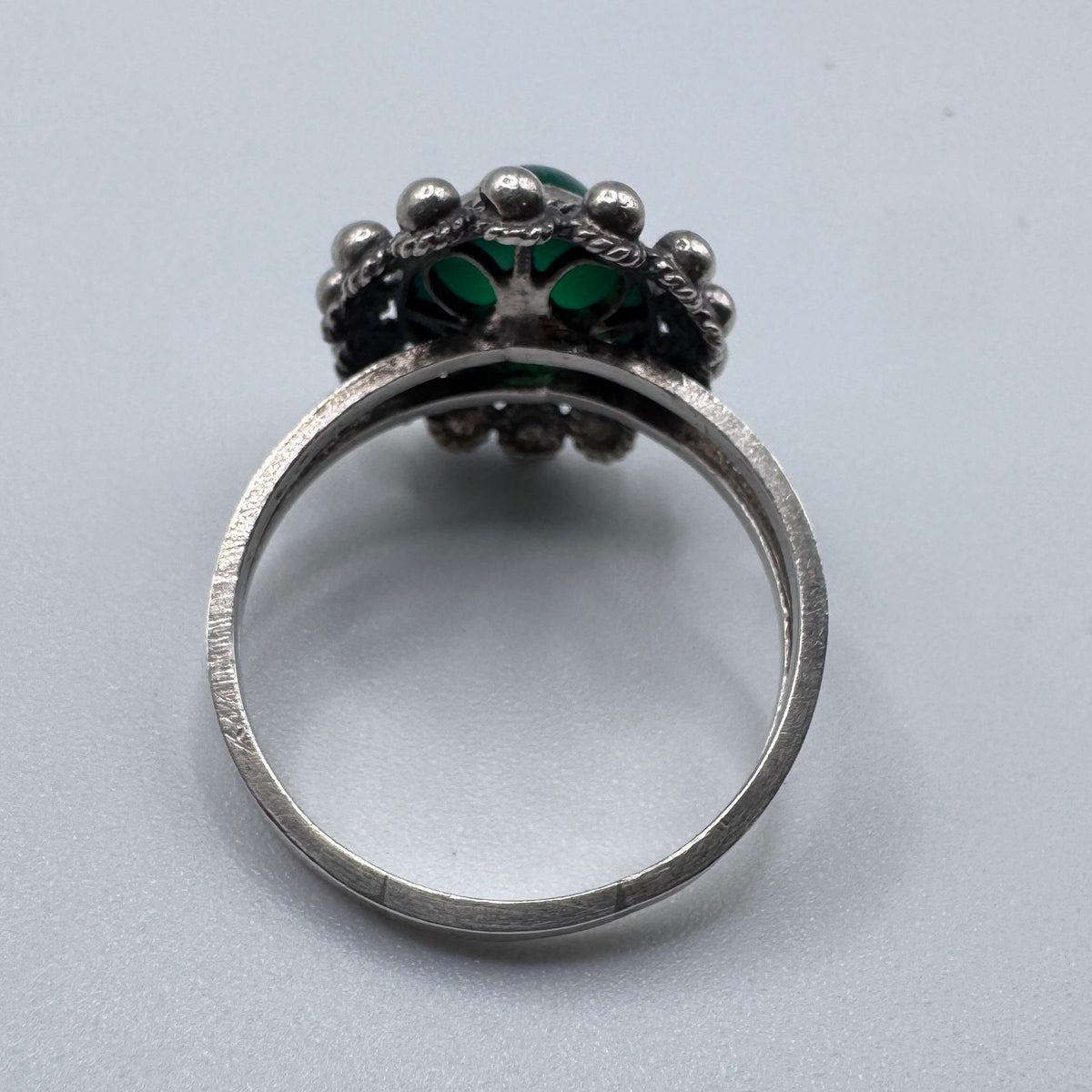 Jolie bague ancienne en argent et pierre