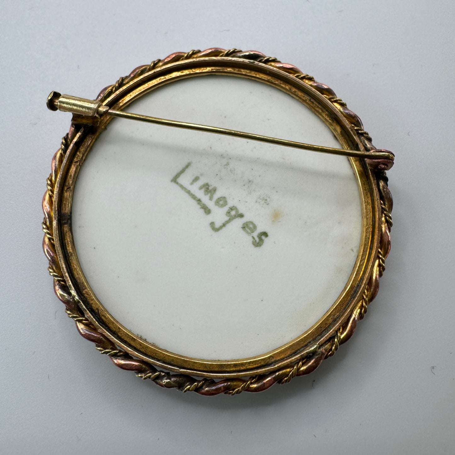 Broche ancienne porcelaine de Limoges « décor floral »