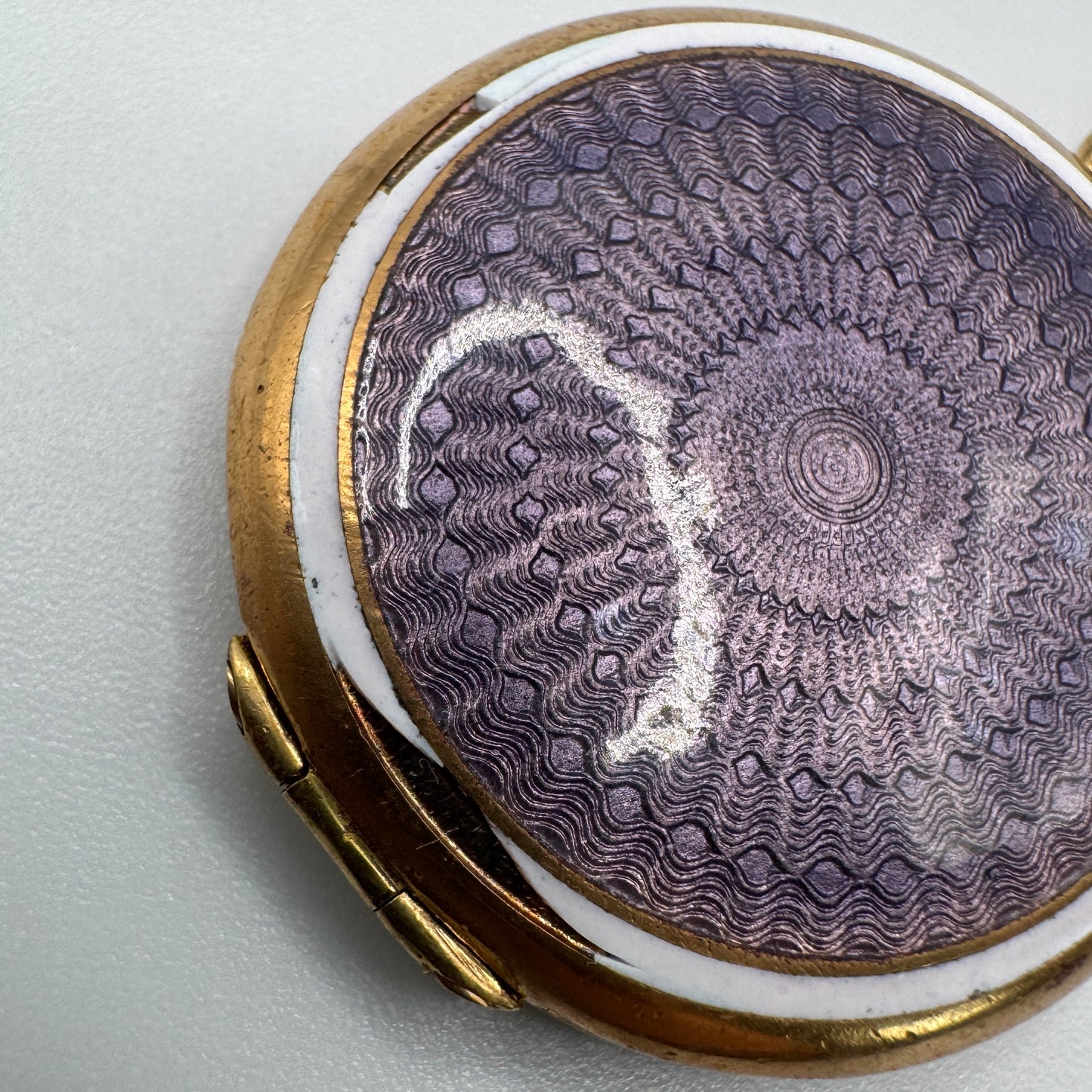 Pendentif ancien porte photo ou relique - bronze émaille