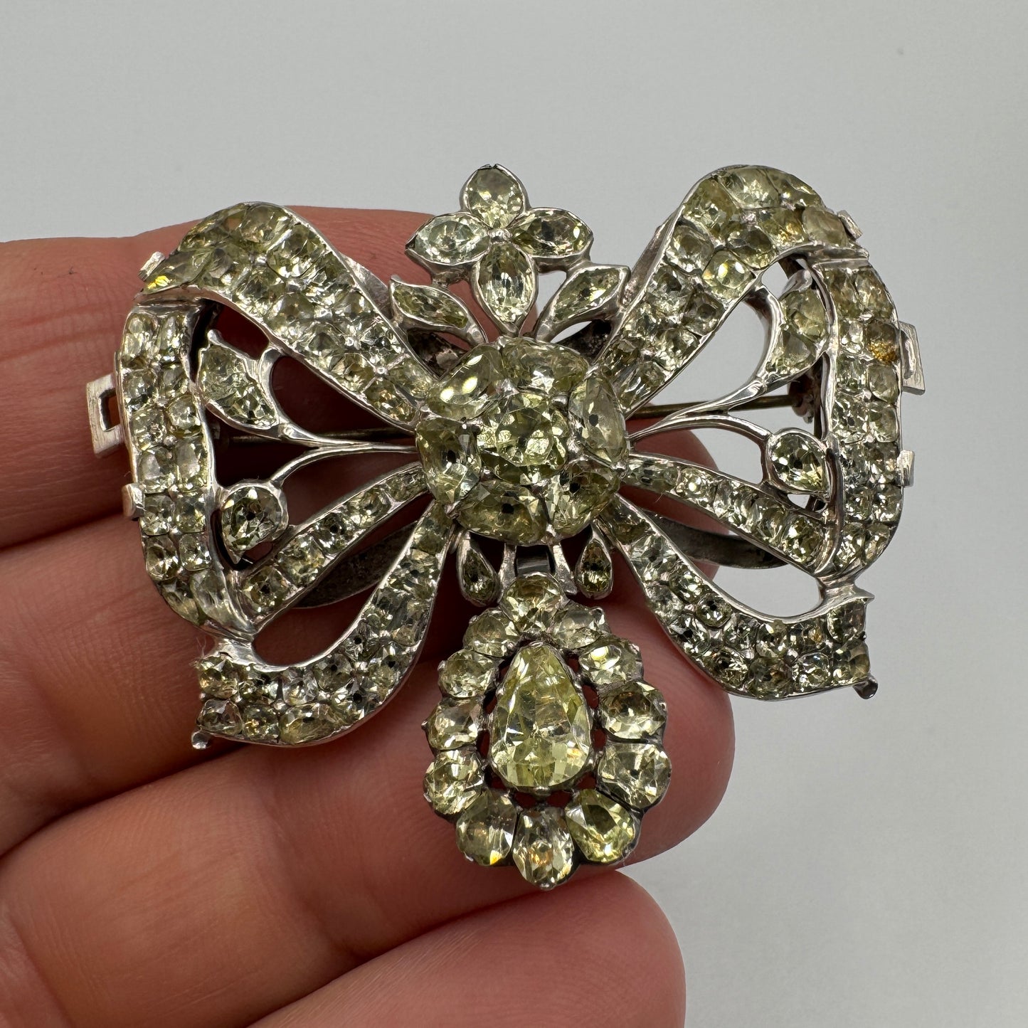 Rare grande Broche XIXe - Epoque Victorienne- Argent massif - Pierres taillées