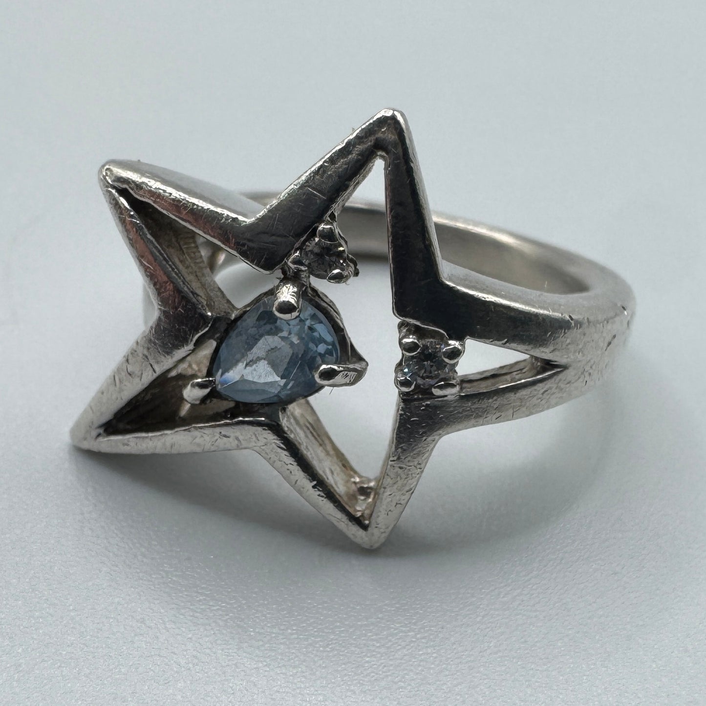 Grosse bague en argent et aigue marine