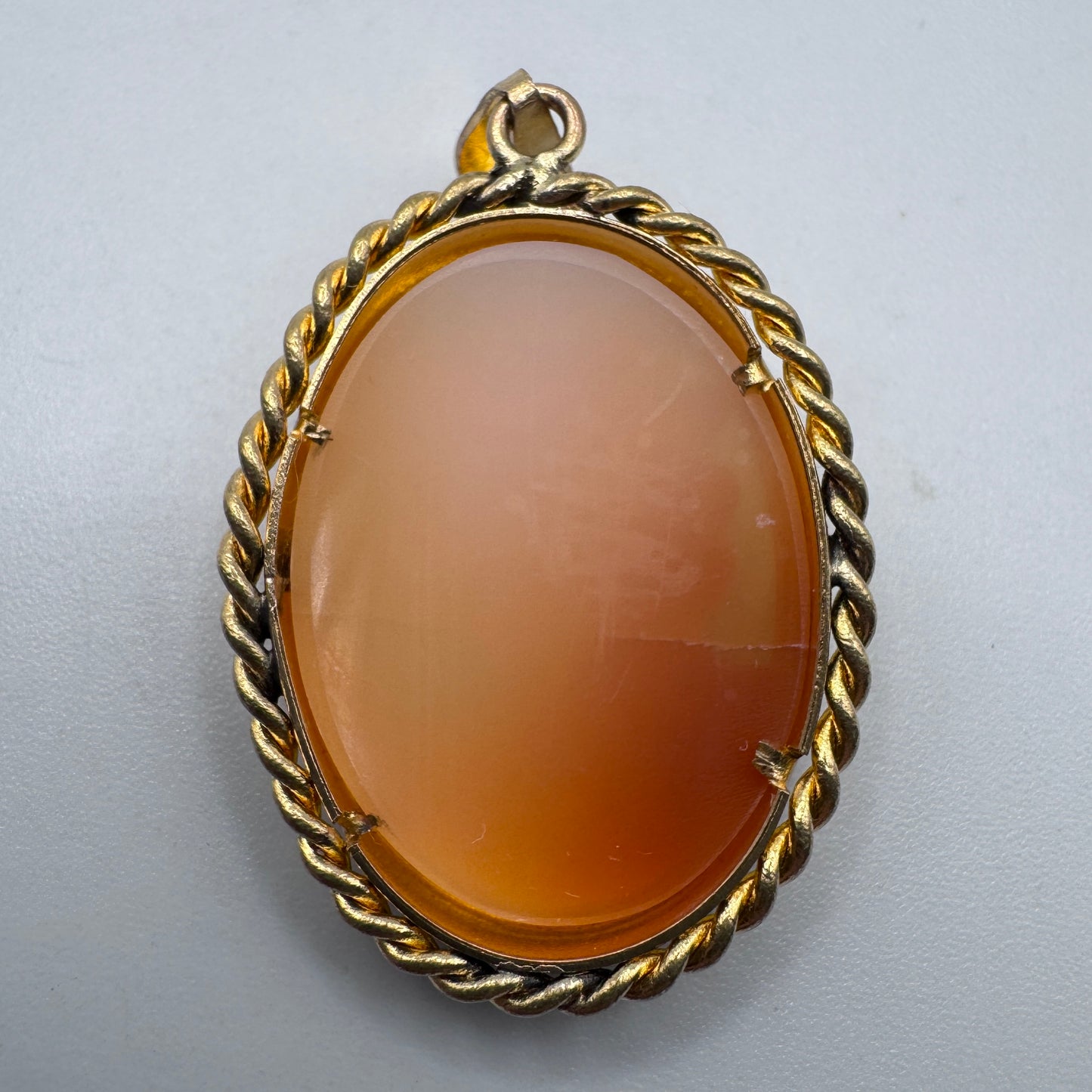 Pendentif ancien camée - monture doré