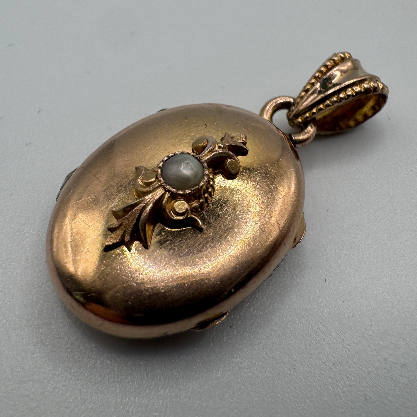 Pendentif ancien vers 1900 - porte photo ou relique - plaqué or