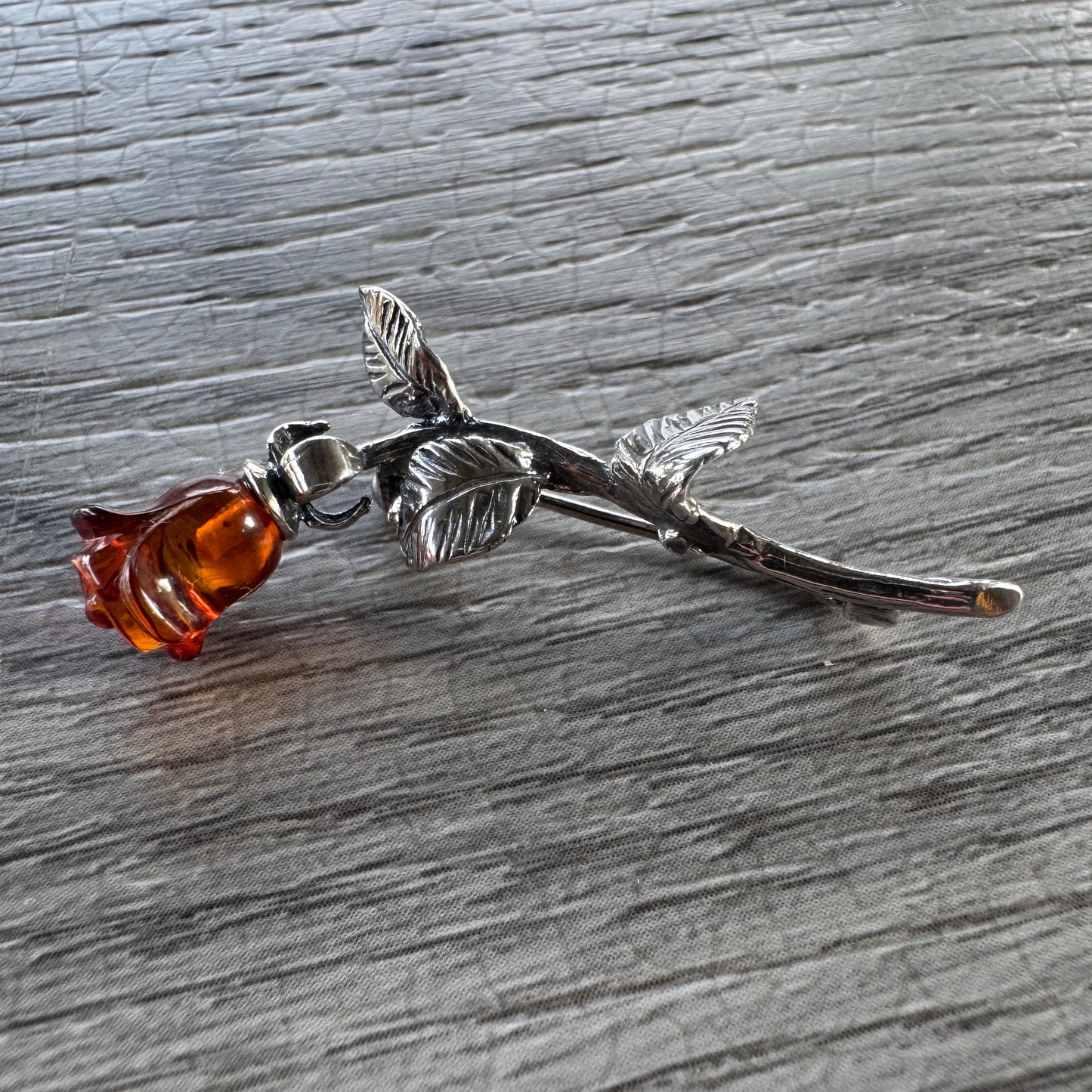 Broche « rose » - argent et ambre